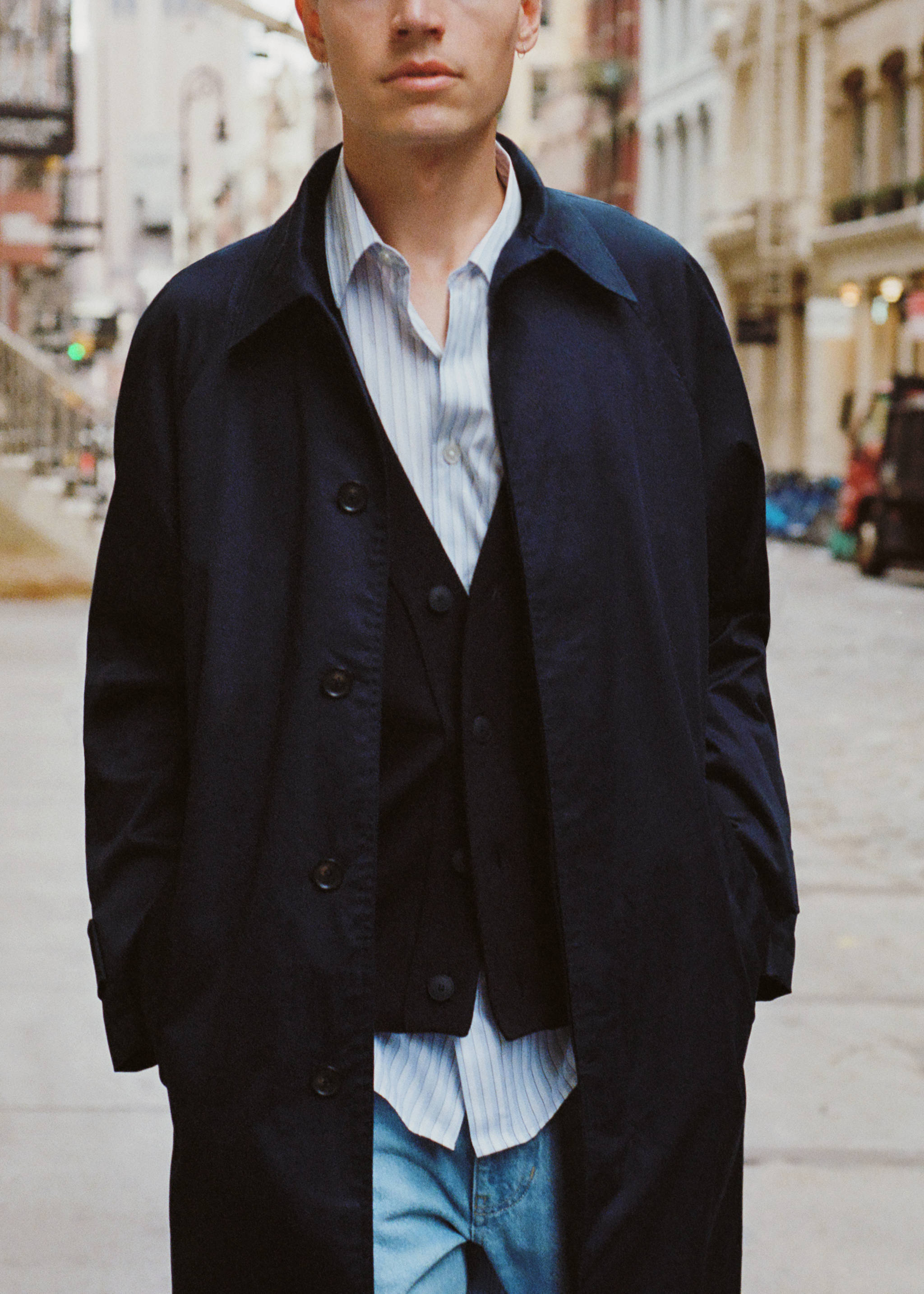 Relaxed-fit cotton trench coat - Details of the article 5