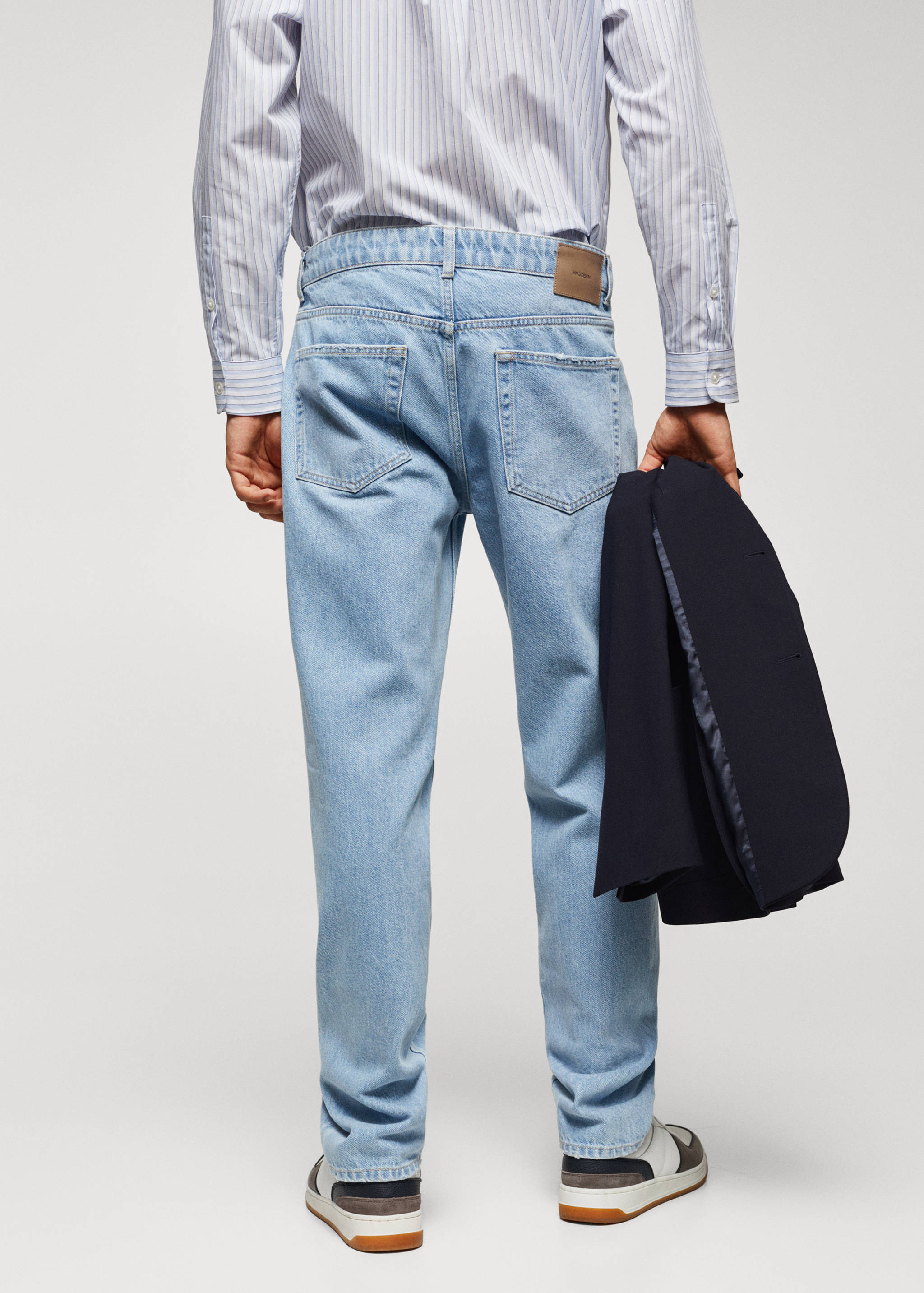 Джинсы loose-fit из денима светлого цвета - Обратная сторона изделия