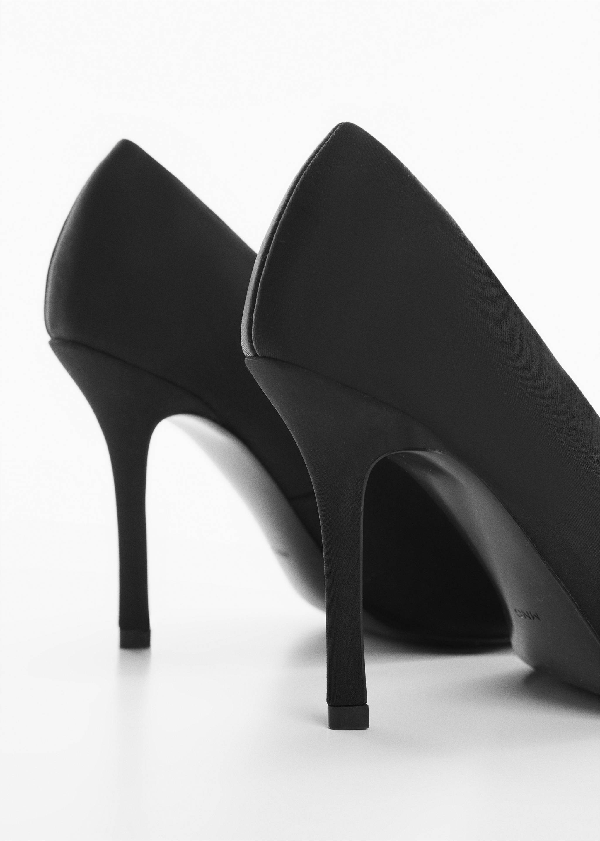 High-heeled shoes - Details of the article 1, Black. Ref: 57065970-00.