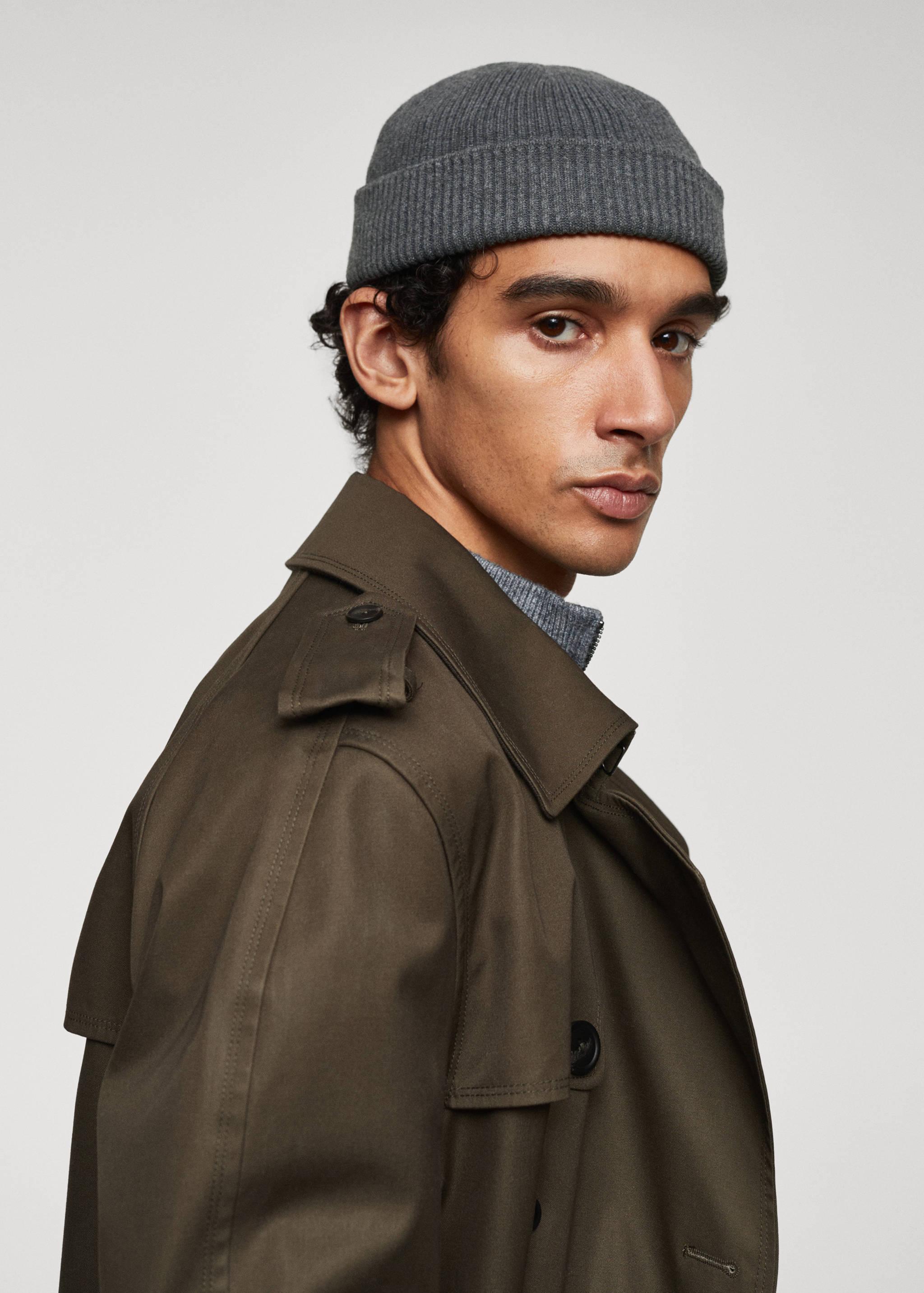 Boné curto de malha - Pormenor do artigo 9