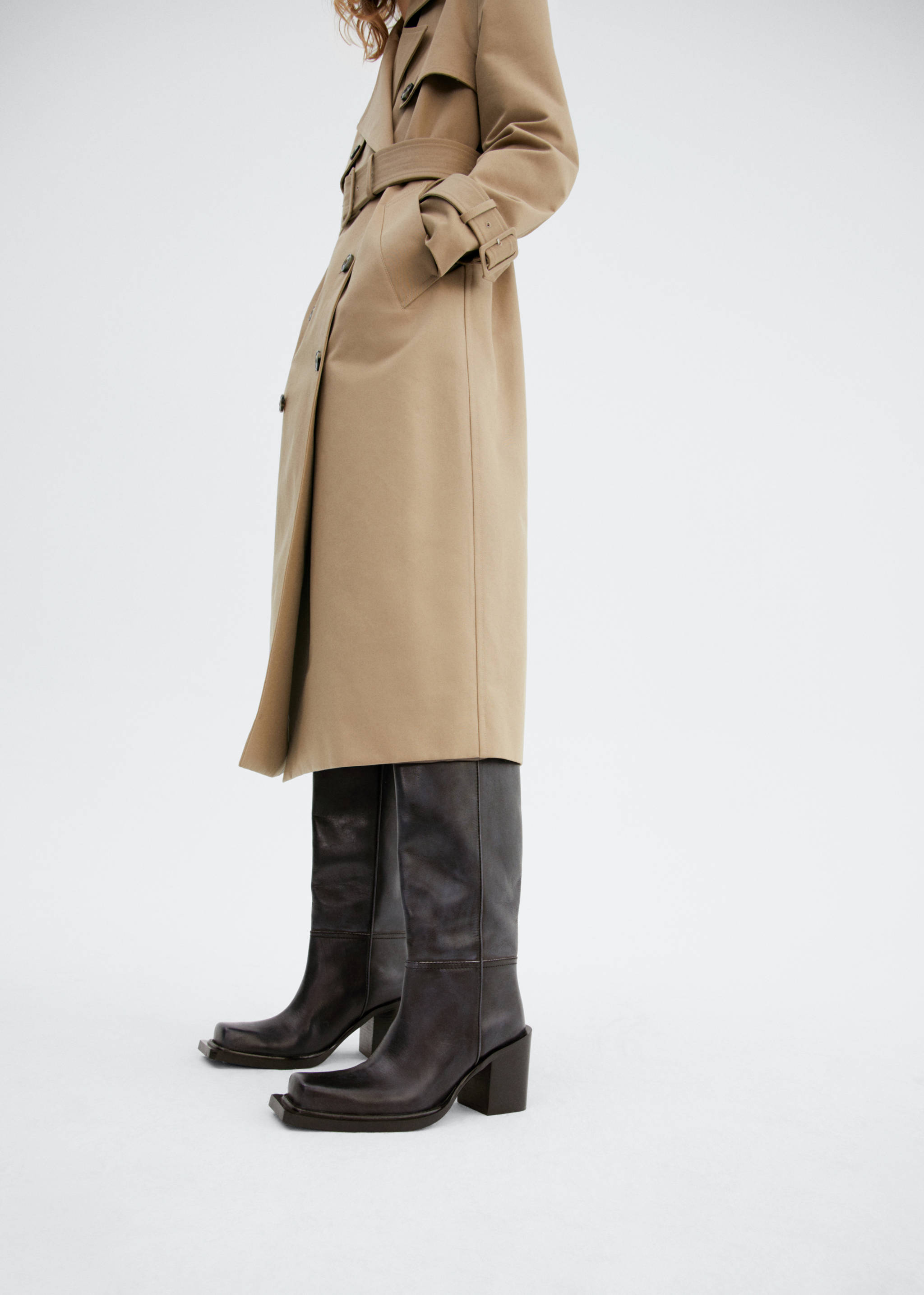 Высокие кожаные сапоги - Общий план