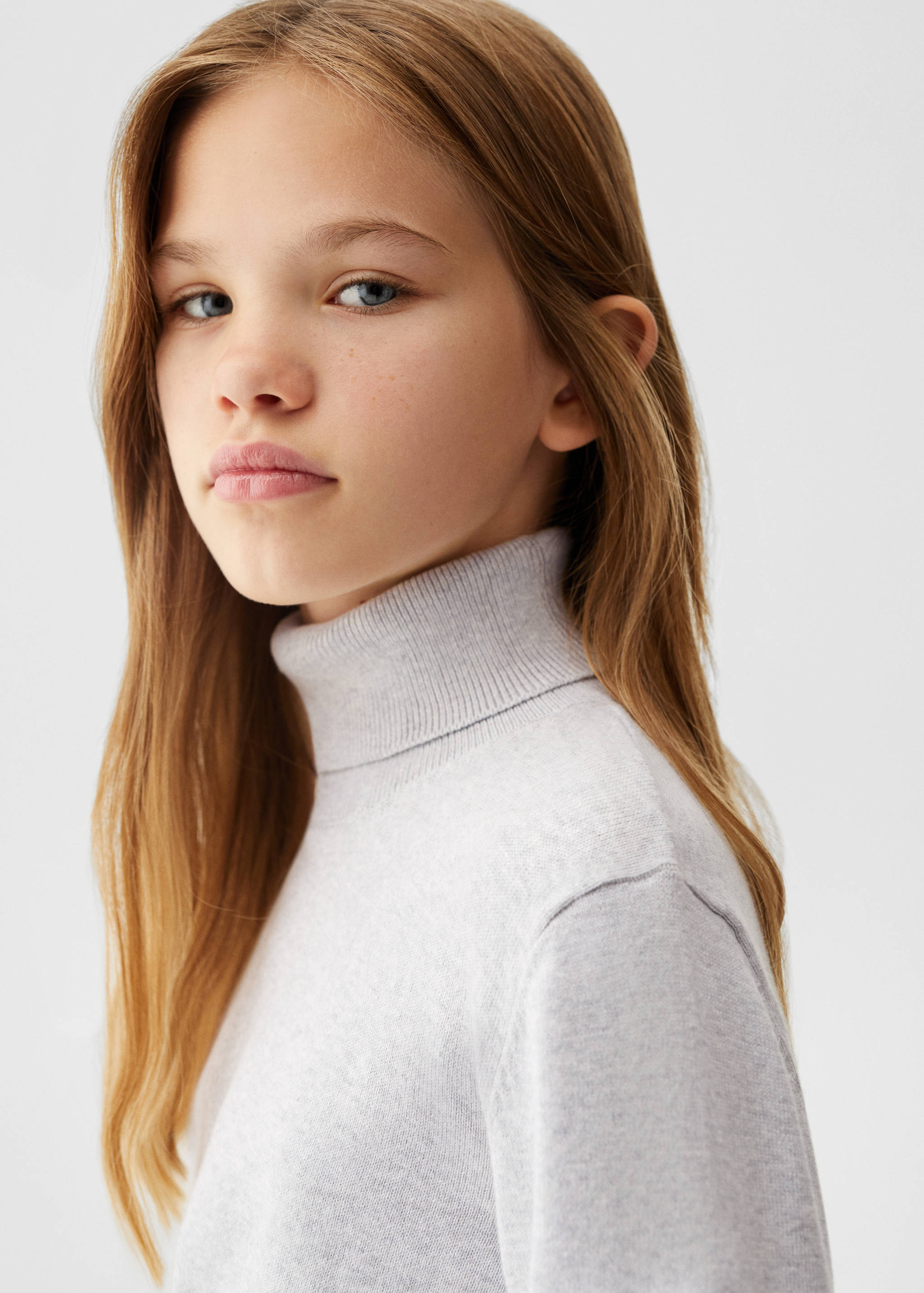 Cable-knit turtleneck sweater - Details of the article 1