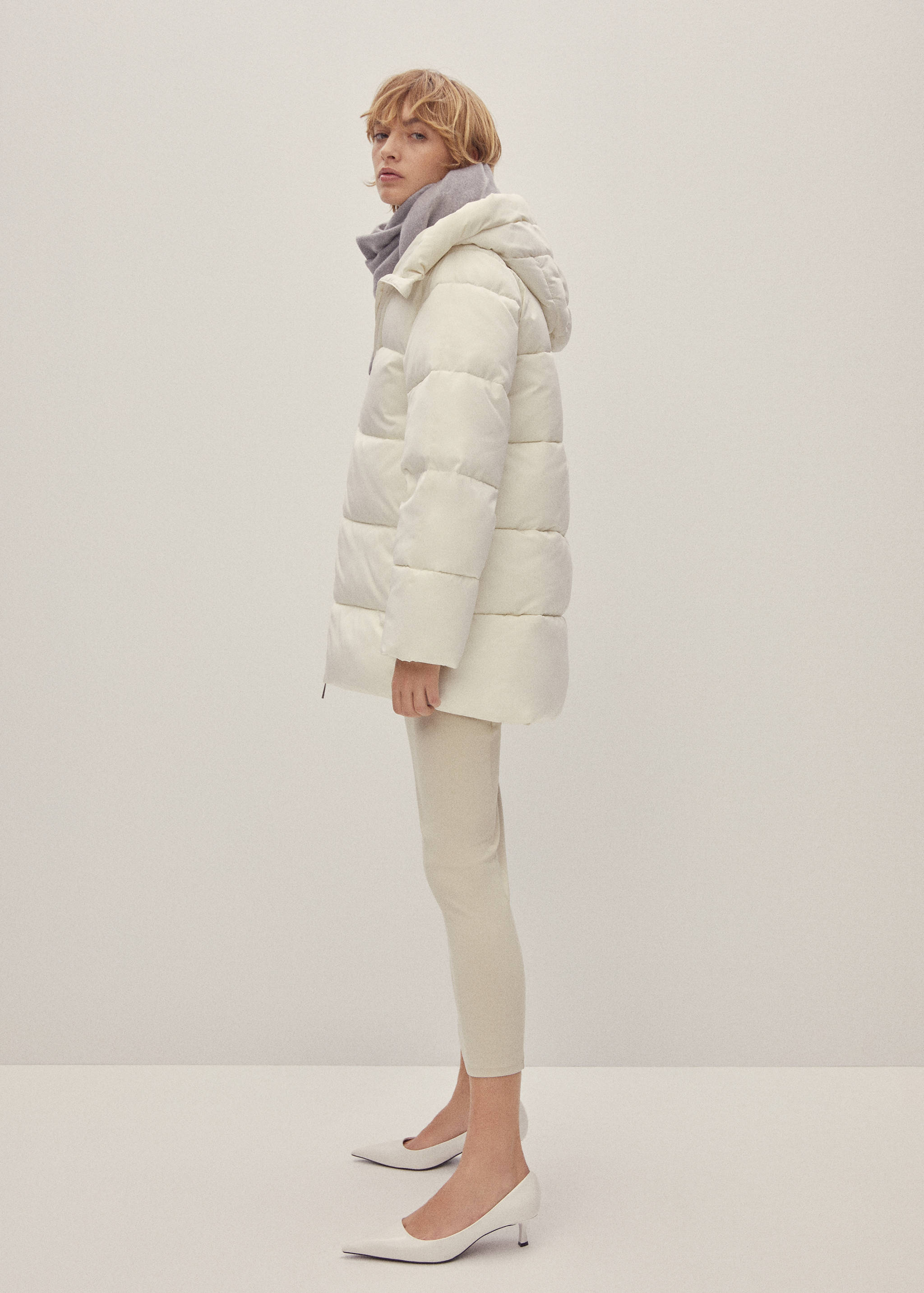 Anorak matelassé à capuche - Détail de l'article 3, Blanc cassé. Ref: 57067702-00.