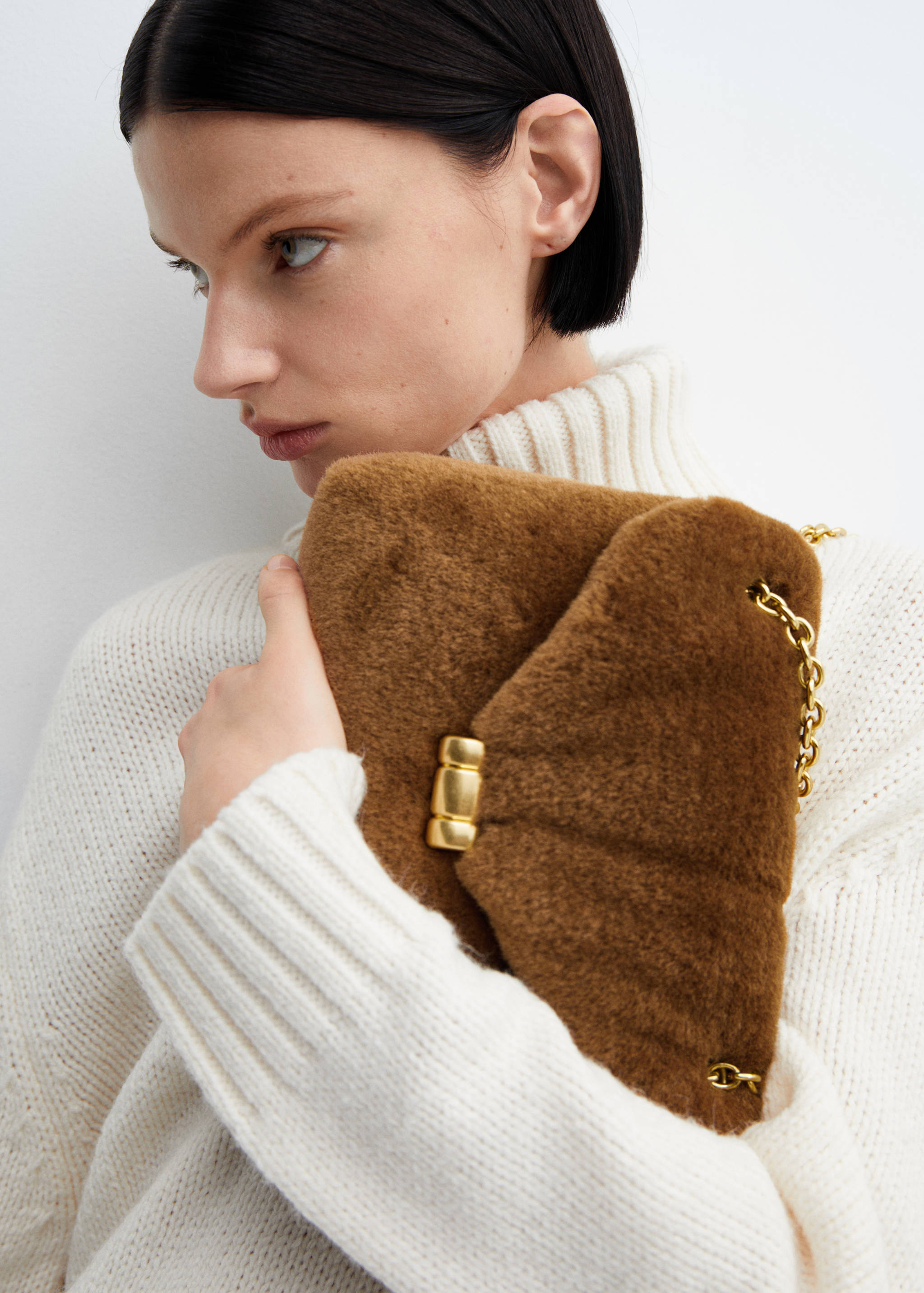 Quilted fur-effect bag - Details of the article 9