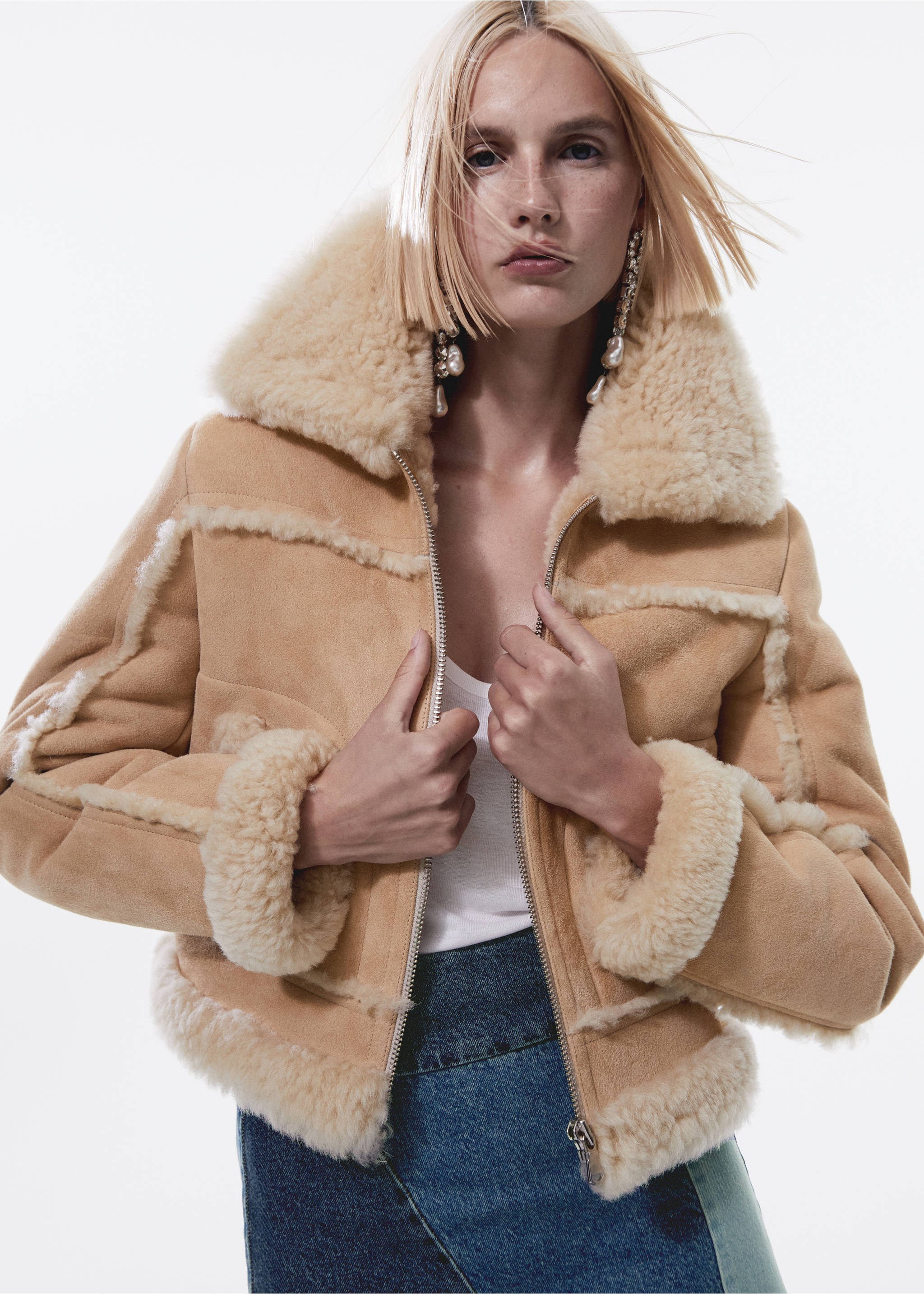 Cazadora piel doble faz - Plano medio, Beige. Ref: 57067758-00.