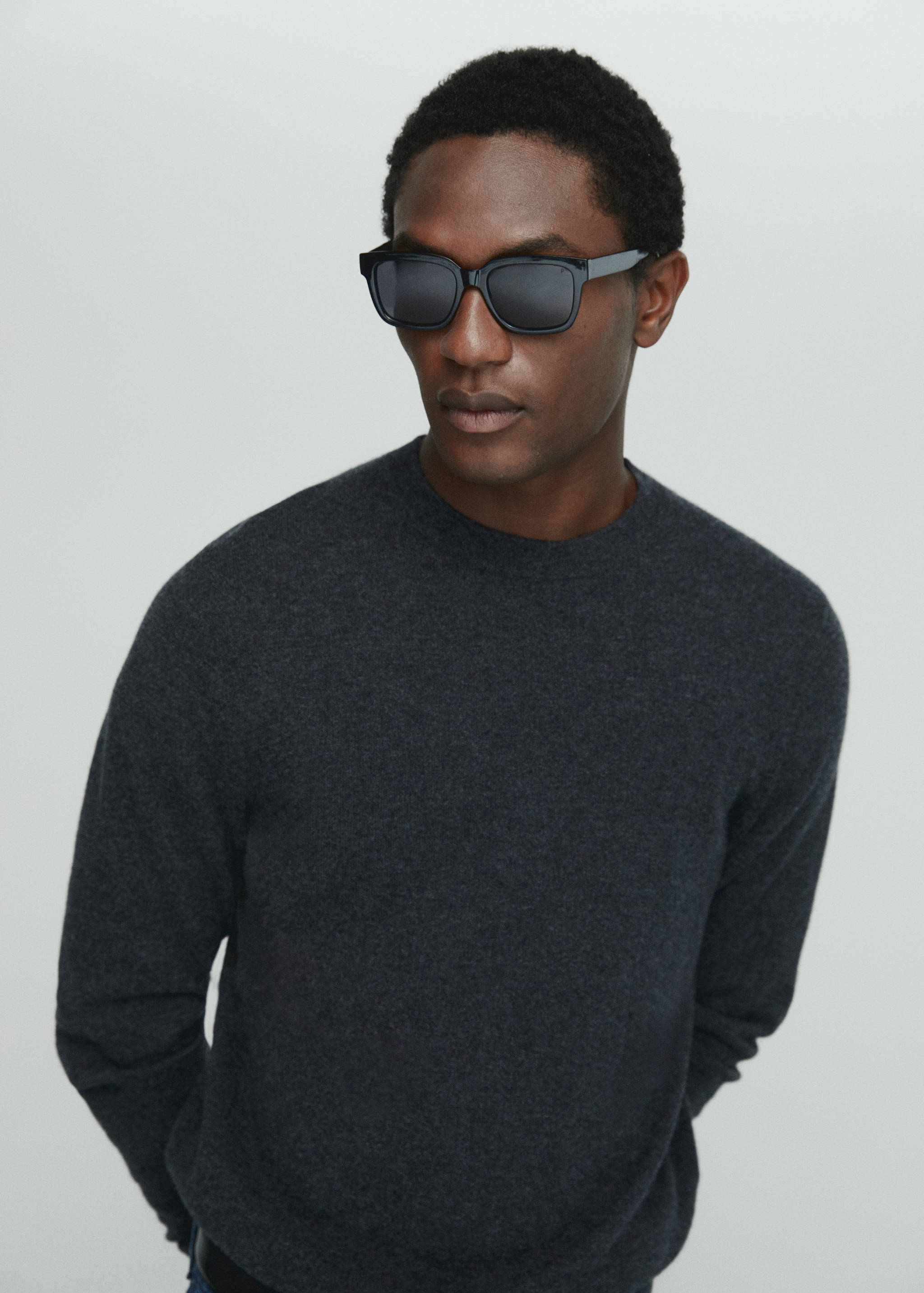 100% cashmere sweater - Details of the article 1