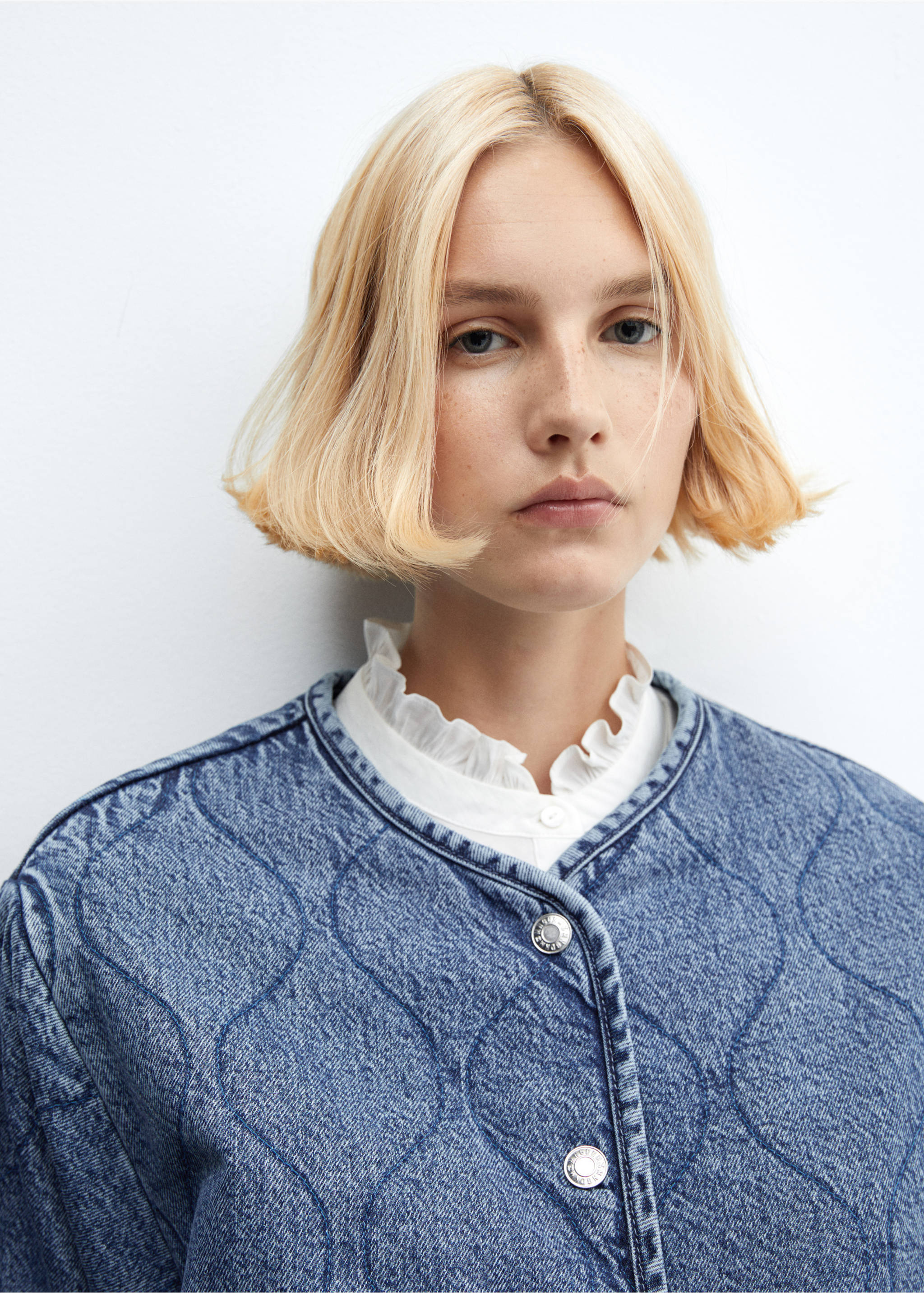 Denim padded jacket - Details of the article 1, Medium Blue. Ref: 57068270-00.