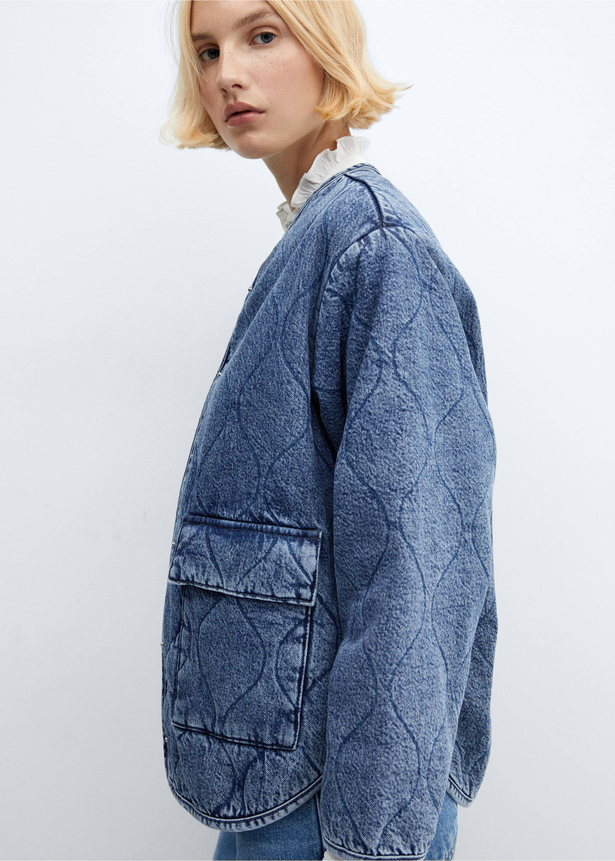 Denim padded jacket - Details of the article 4, Medium Blue. Ref: 57068270-00.