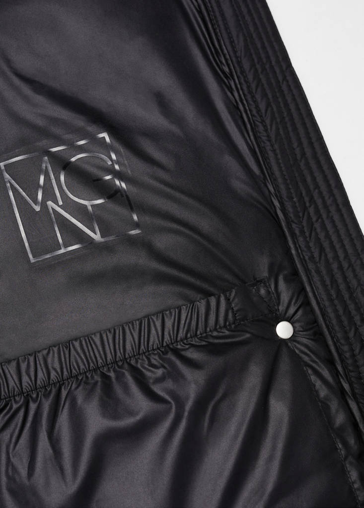 Water-repellent hood puffer coat — Black