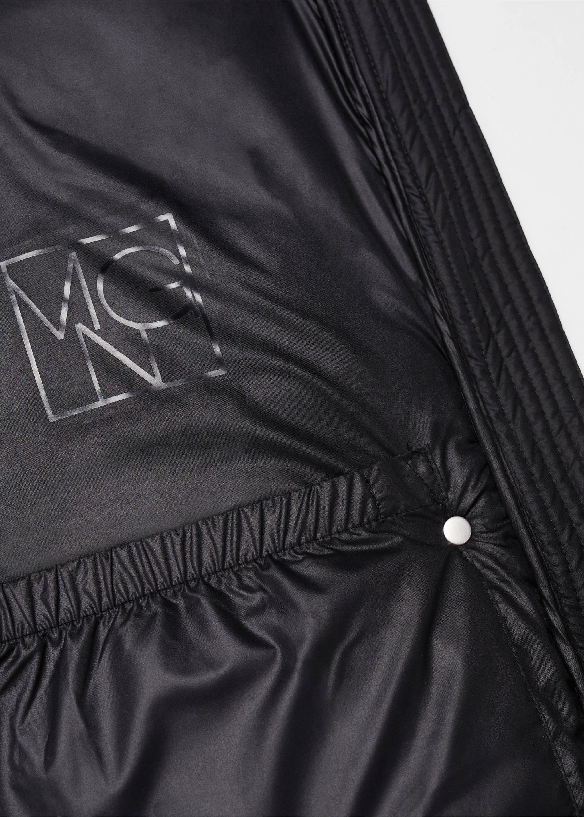 Anorak acolchado impermeable capucha - Detalle del artículo 8, Negro. Ref: 57069079-00.