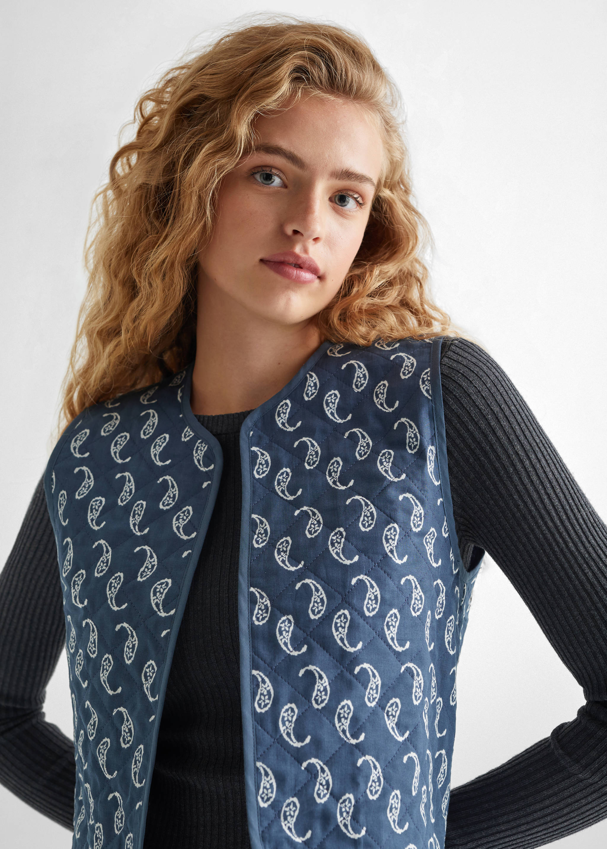 Chaleco estampado paisley - Detalle del artículo 1