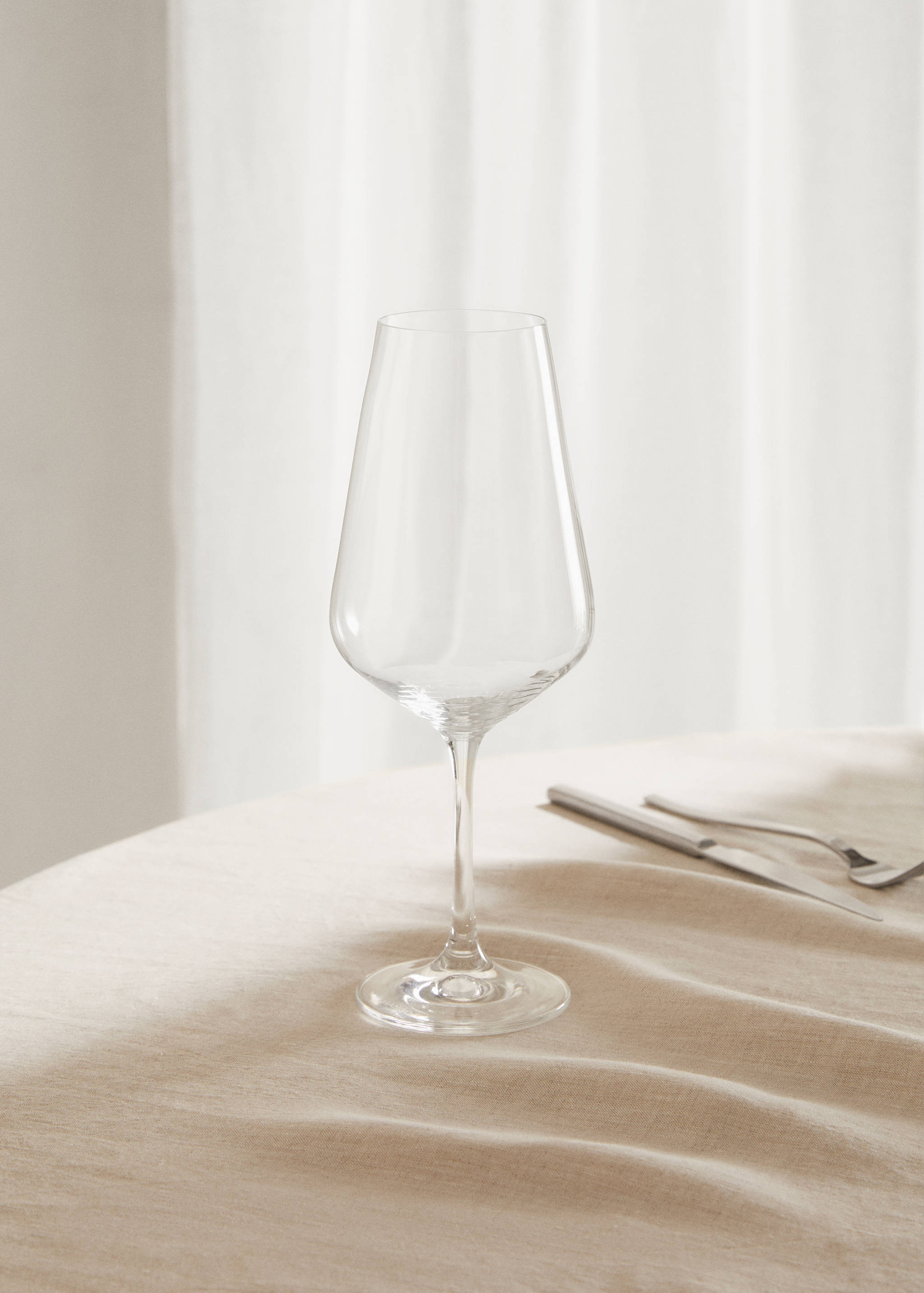Glass red wine goblet - General plane