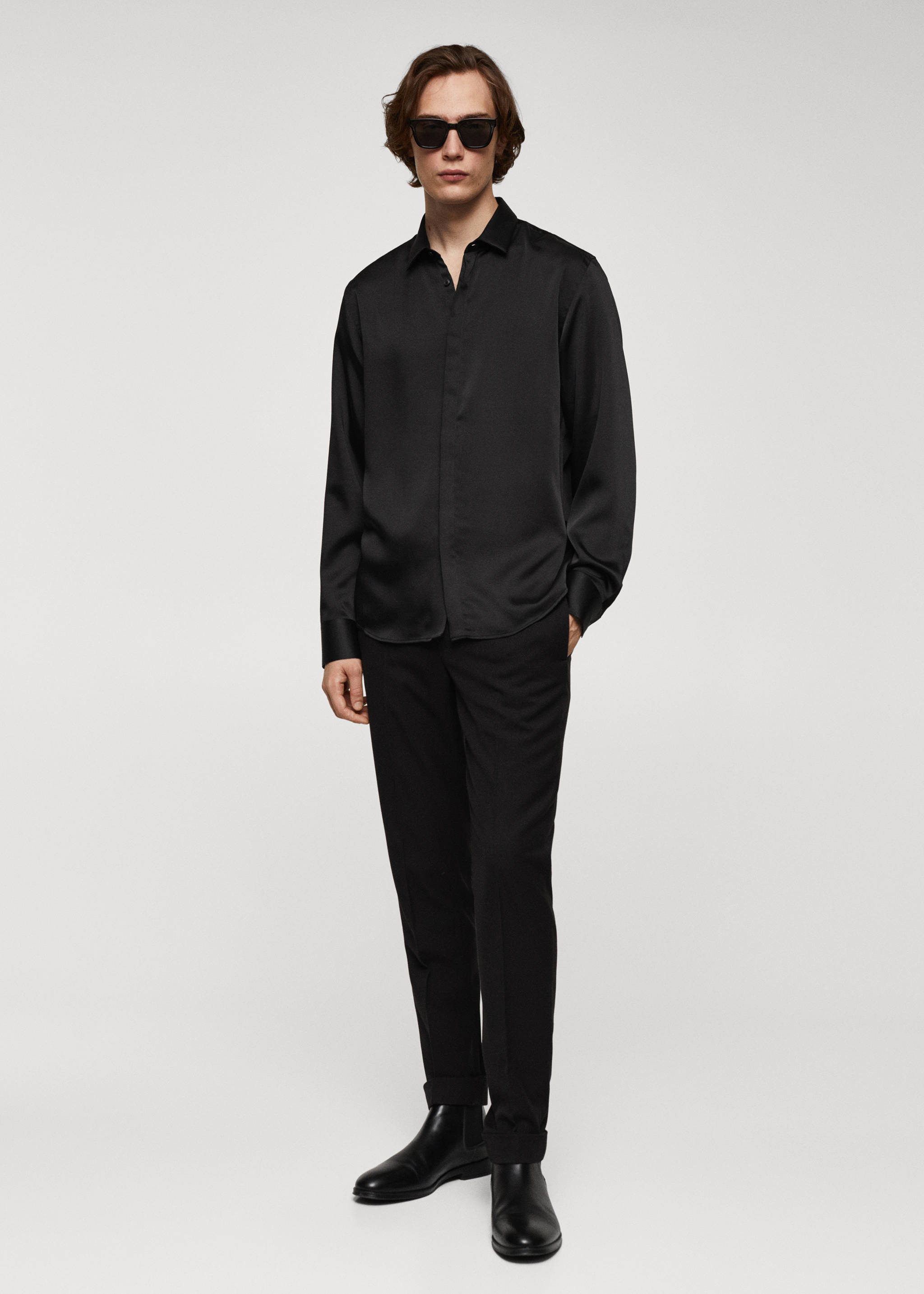 Soepelvallende satijnen blouse - Overzichtstekening