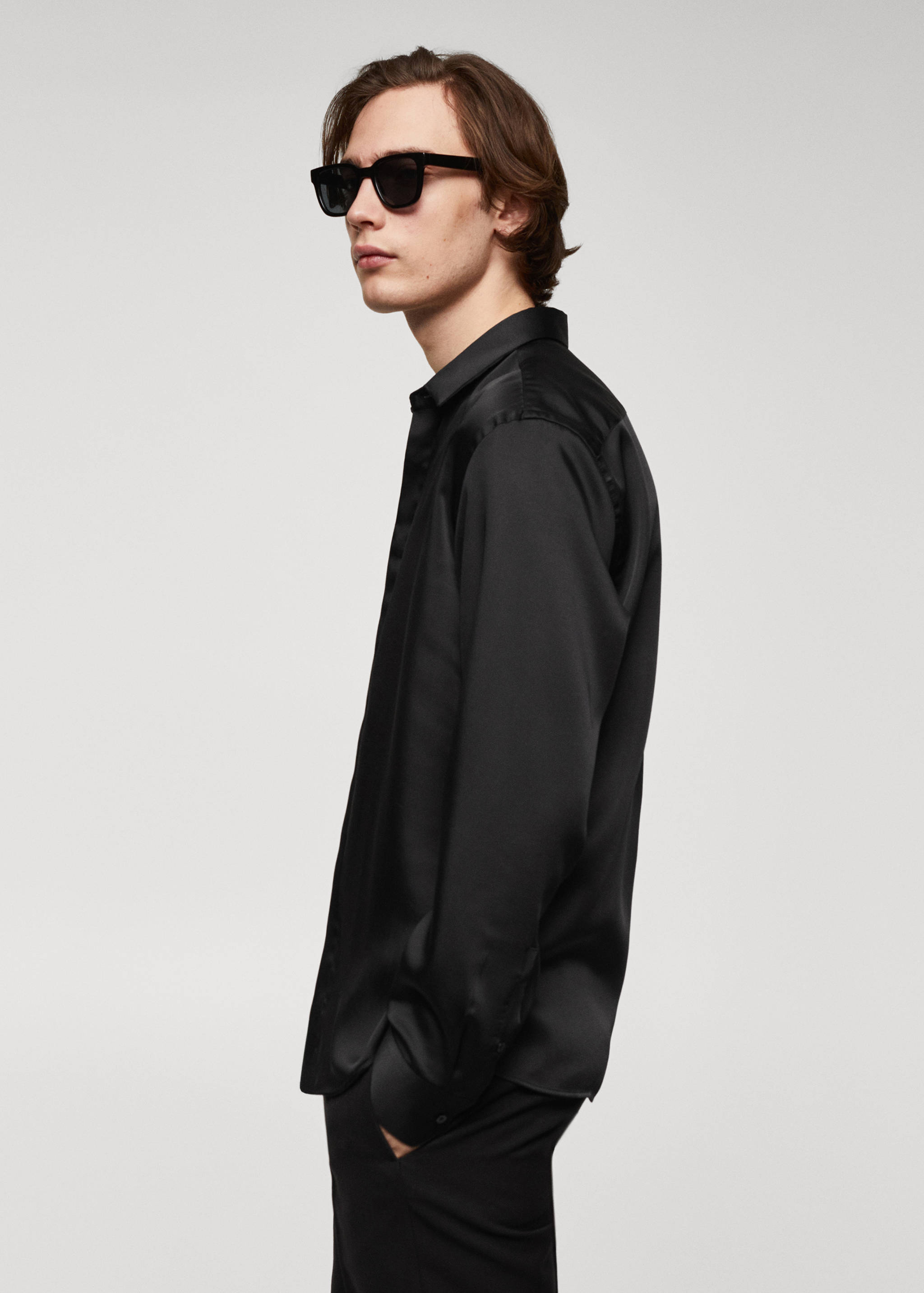 Soepelvallende satijnen blouse - Detail van het artikel 2