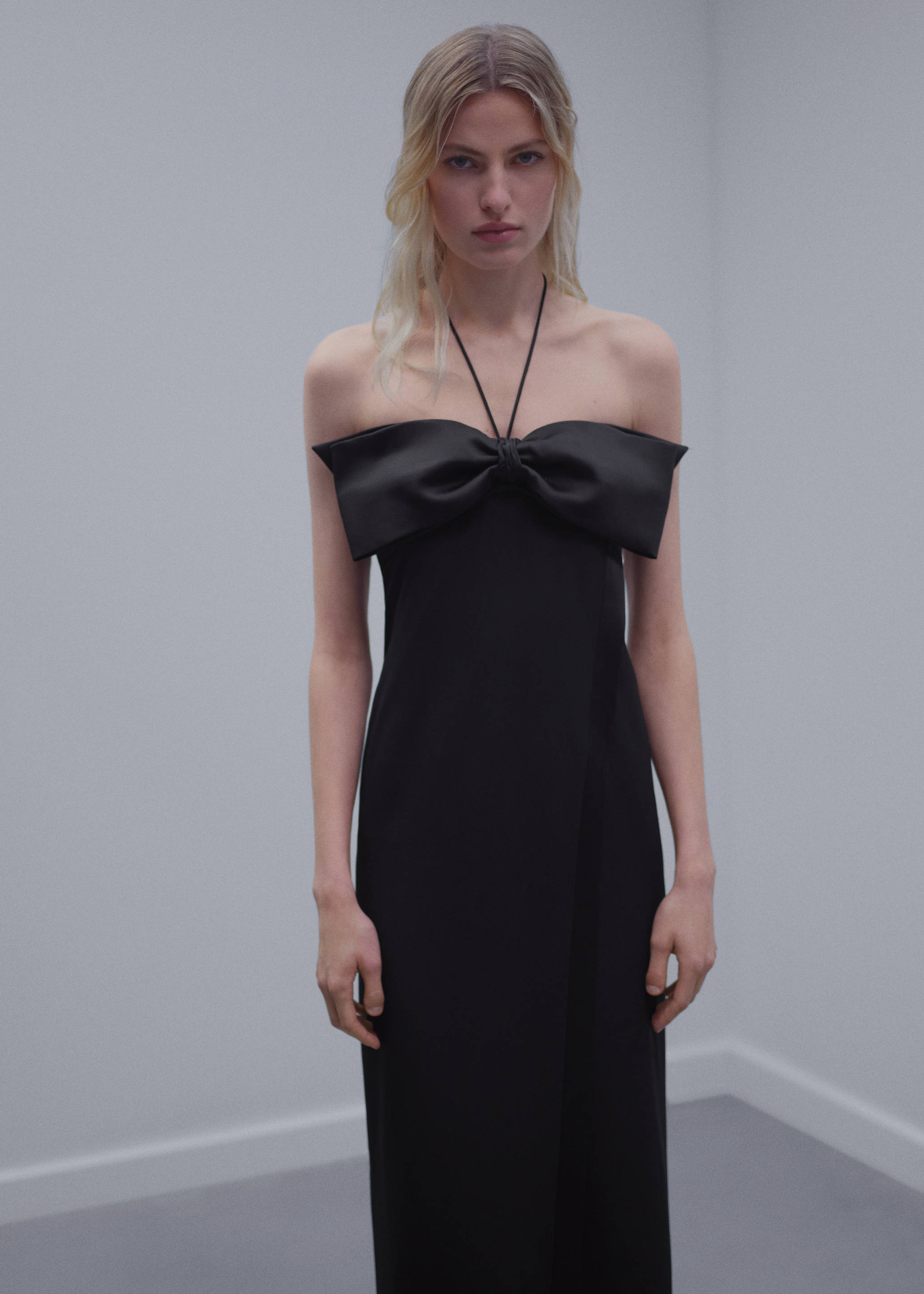 Robe cache-cœur col nœud - Plan moyen