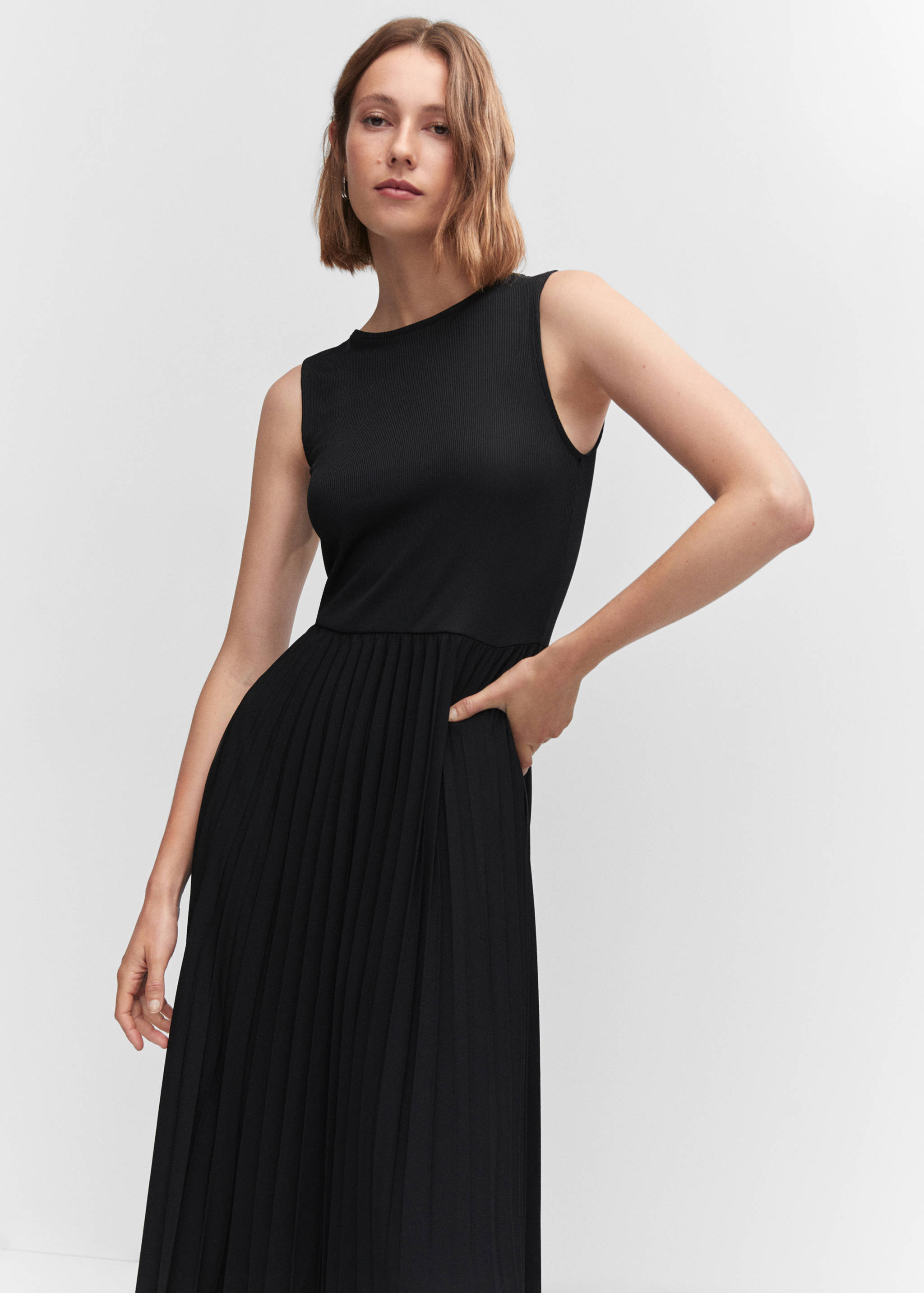 Ribbed dress with pleated skirt - Medium plane