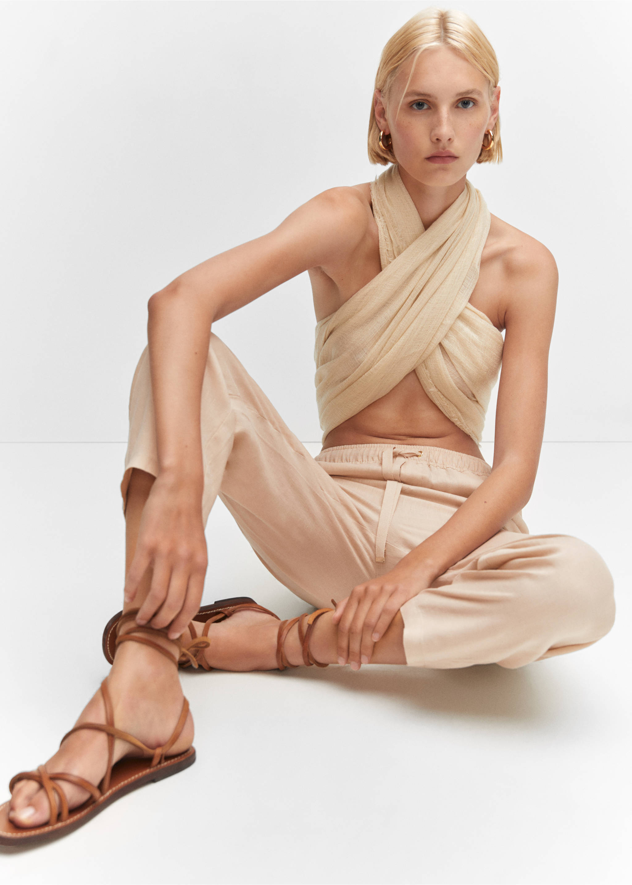100% linen trousers - Details of the article 2, Light/Pastel Grey. Ref: 57071177-00.