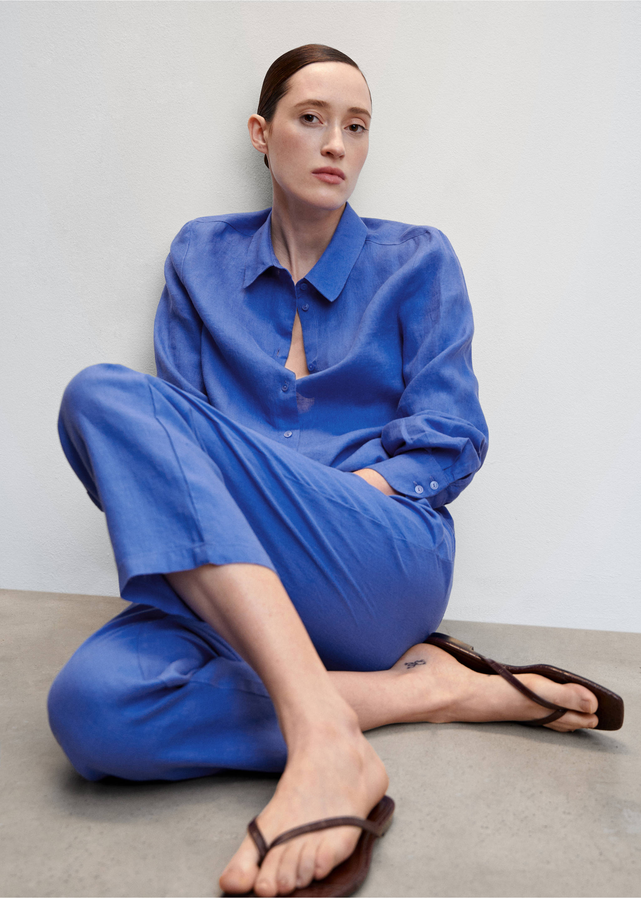 100% linen trousers - Details of the article 2, Blue. Ref: 57071177-00.