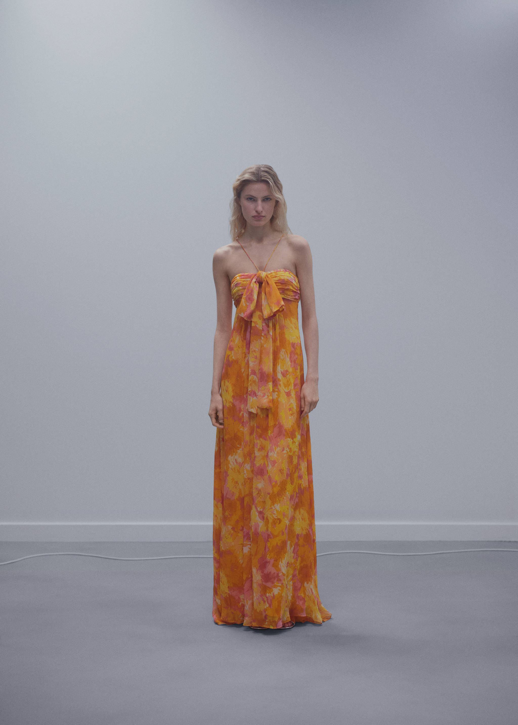 Pleated dress with bow neckline - General plane, Pastel Orange. Ref: 57071182-00.