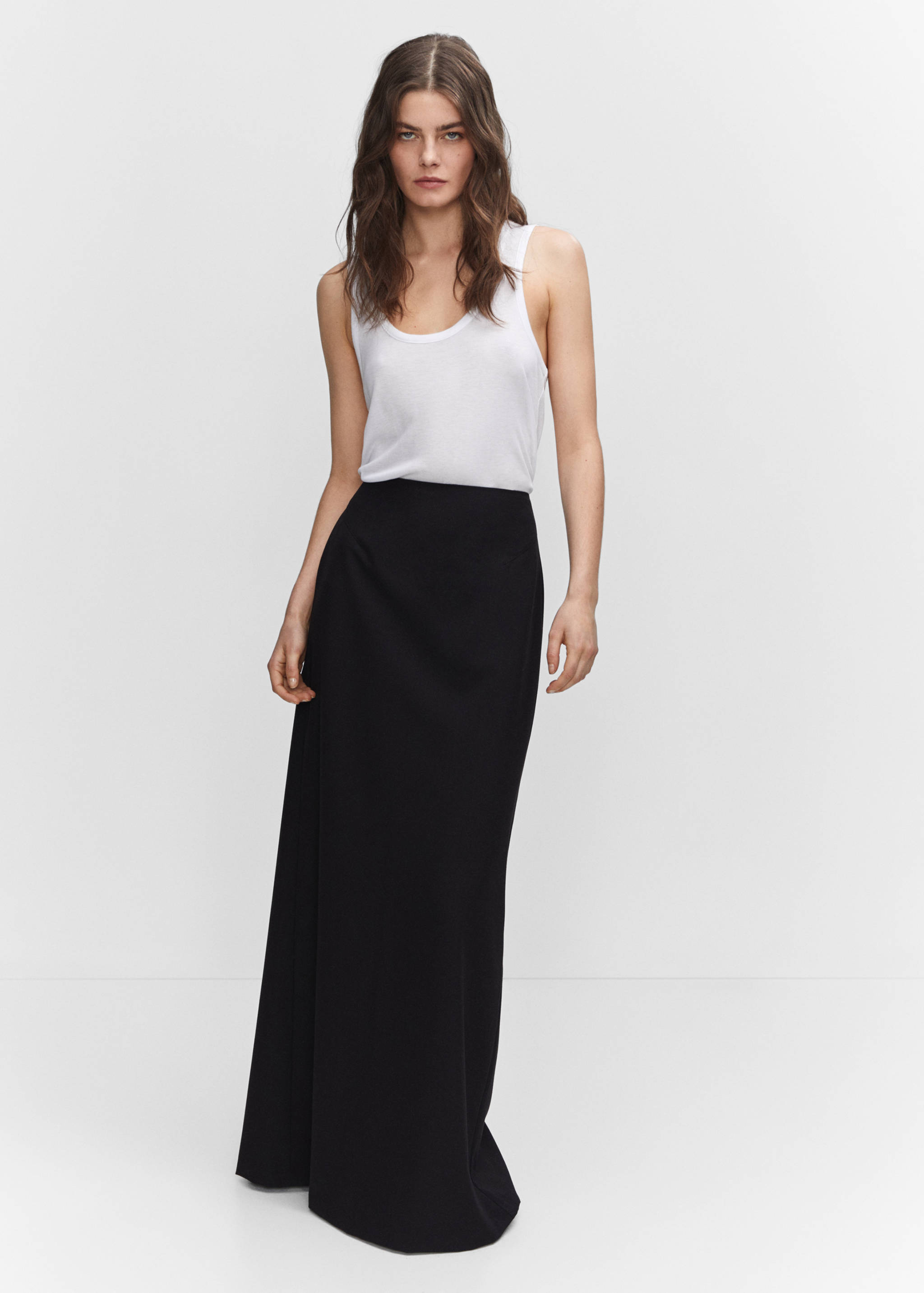 Струящийся топ на бретелях - Общий план