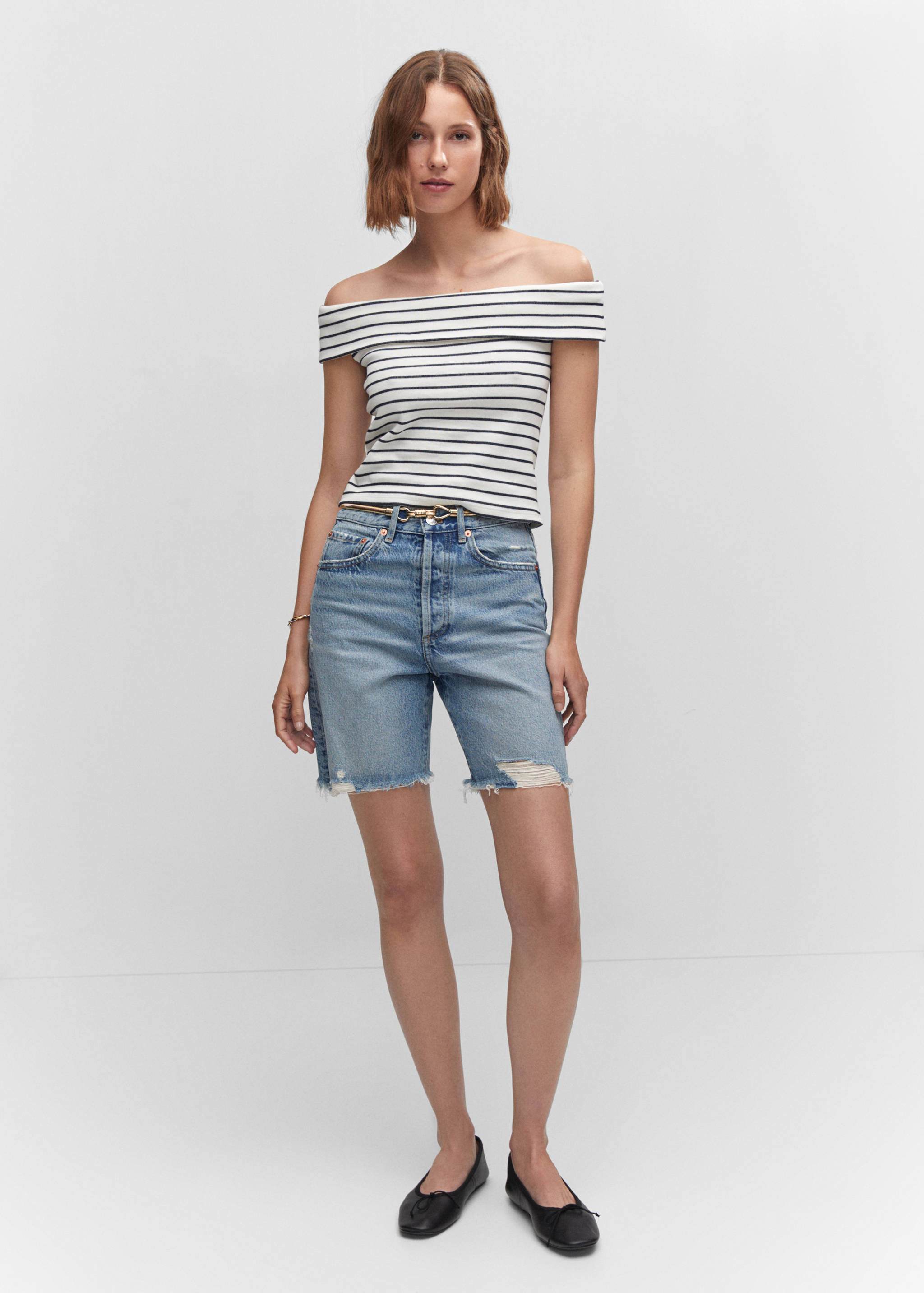 Top épaules dénudées - Plan général