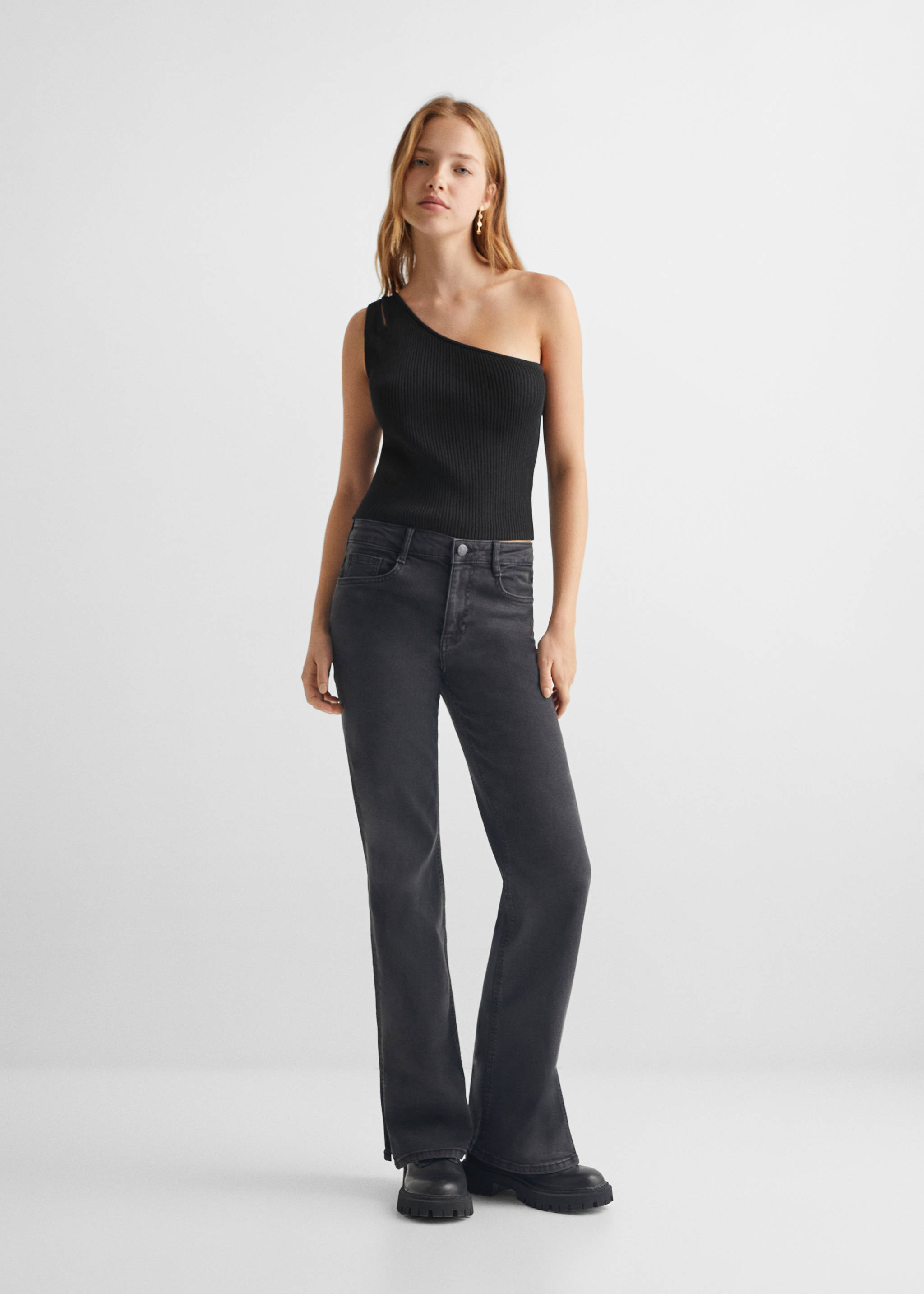 Asimetrik cropped bluz - Genel plan