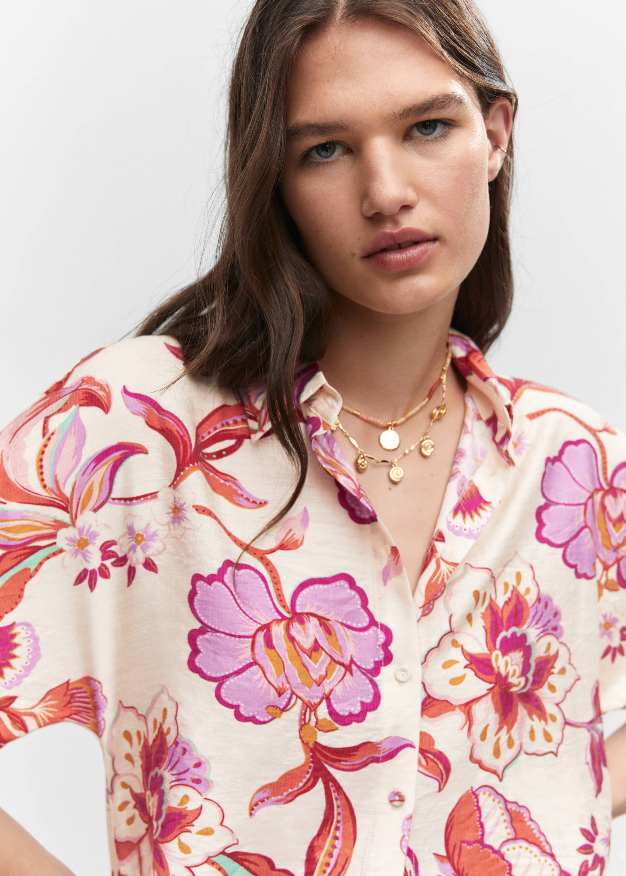Buttoned printed shirt - Details of the article 1