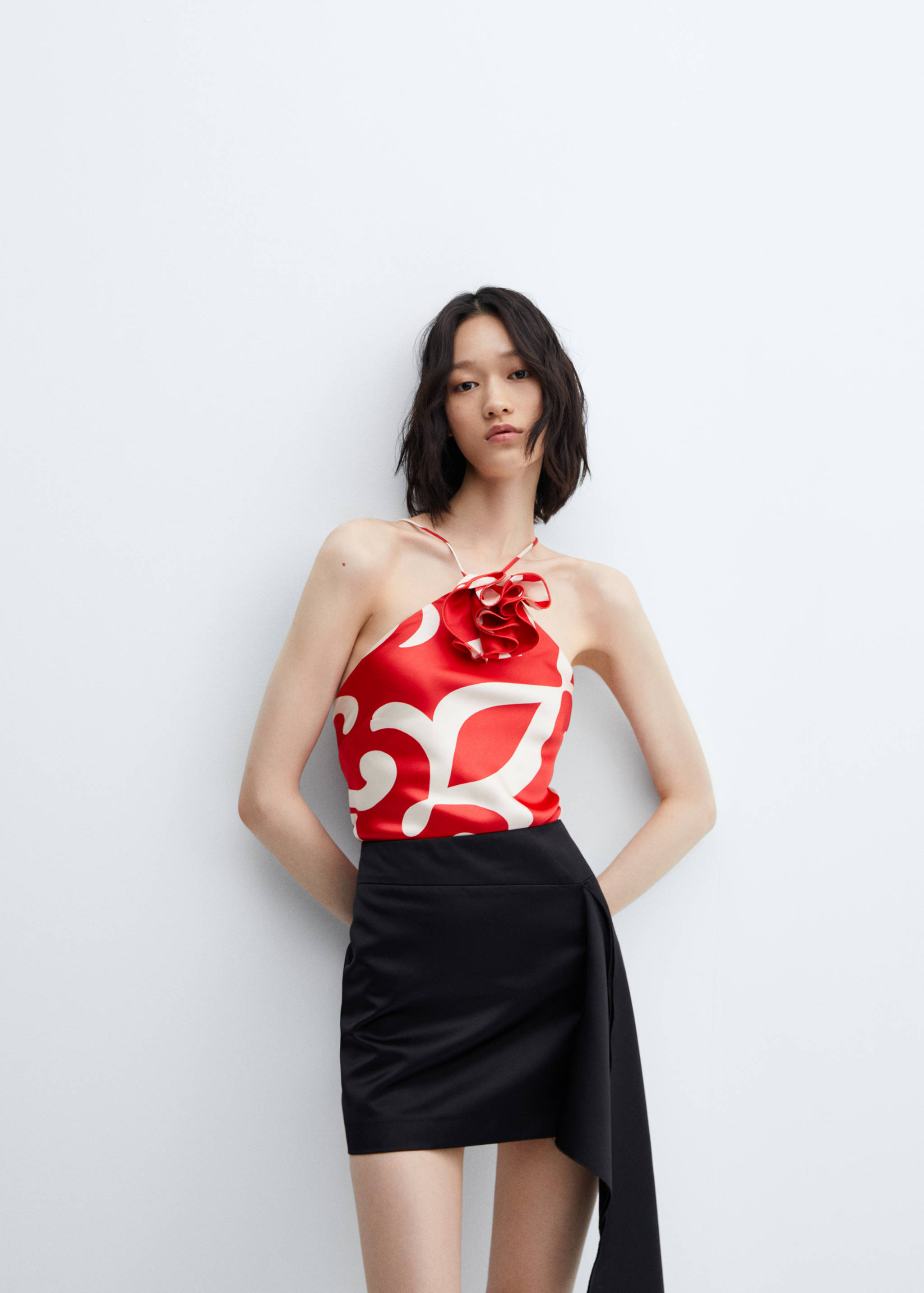 Satin top with decorative flower print - Medium plane