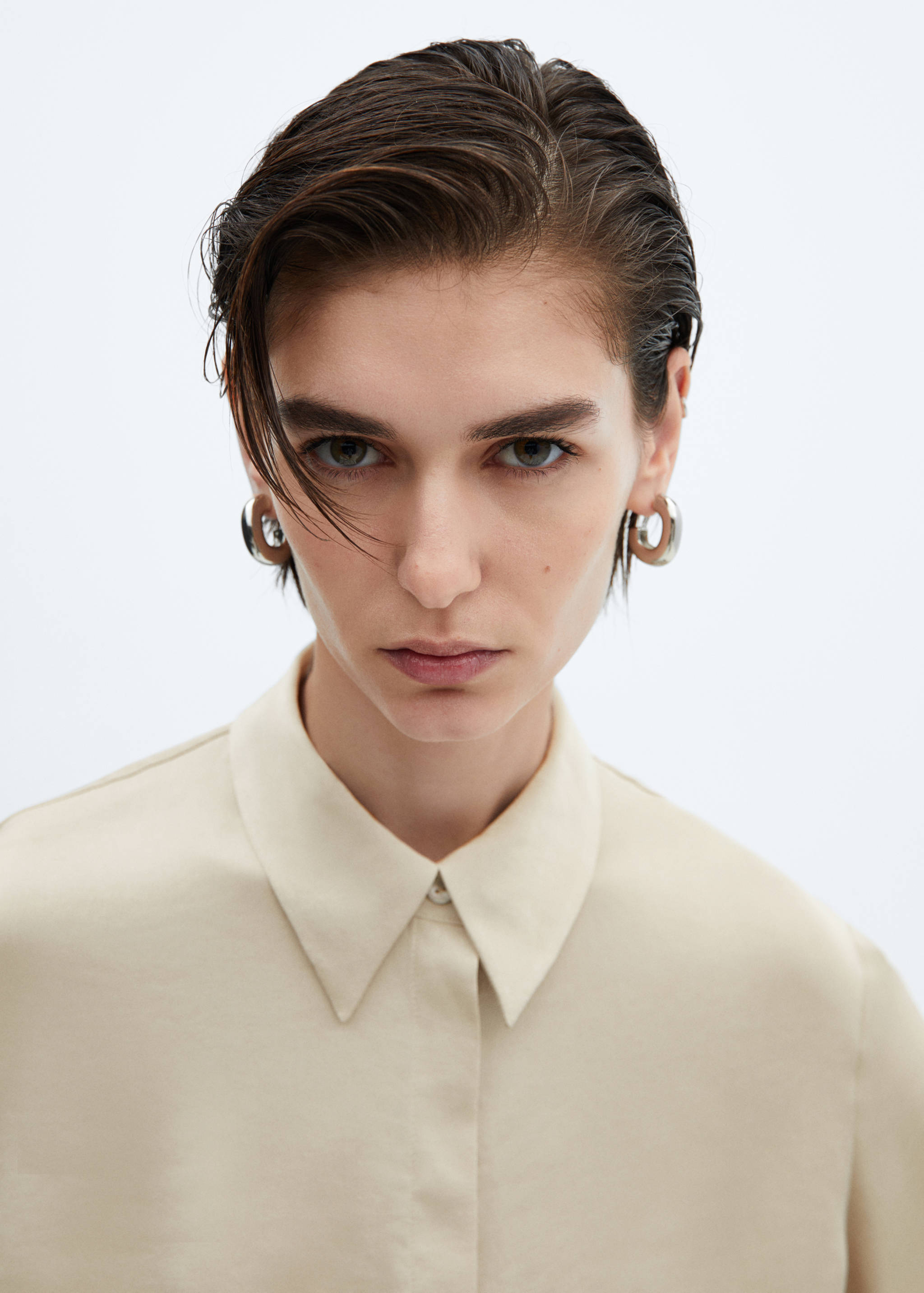 Satin finish flowy shirt - Details of the article 1