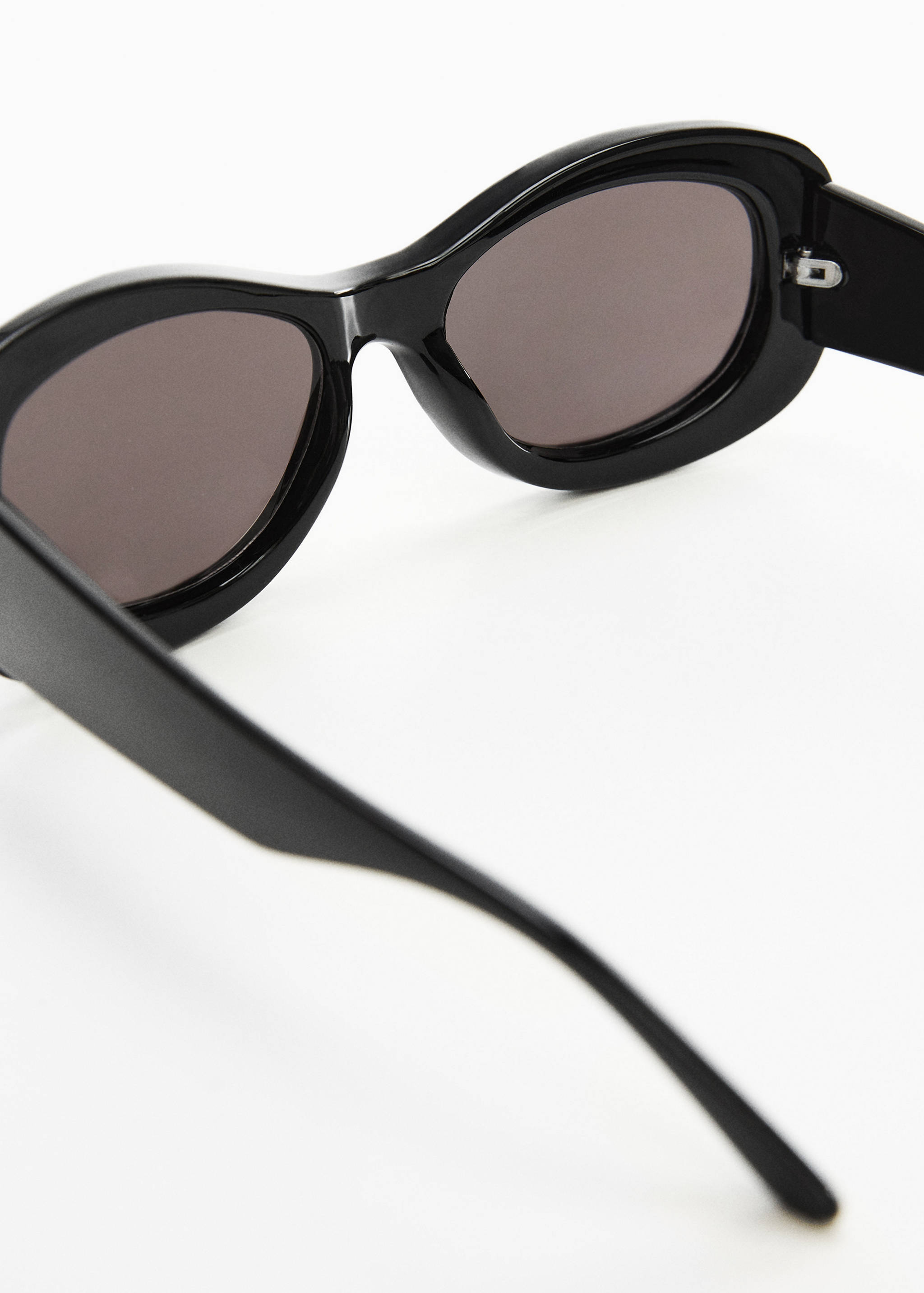 Resin frame sunglasses - Details of the article 1