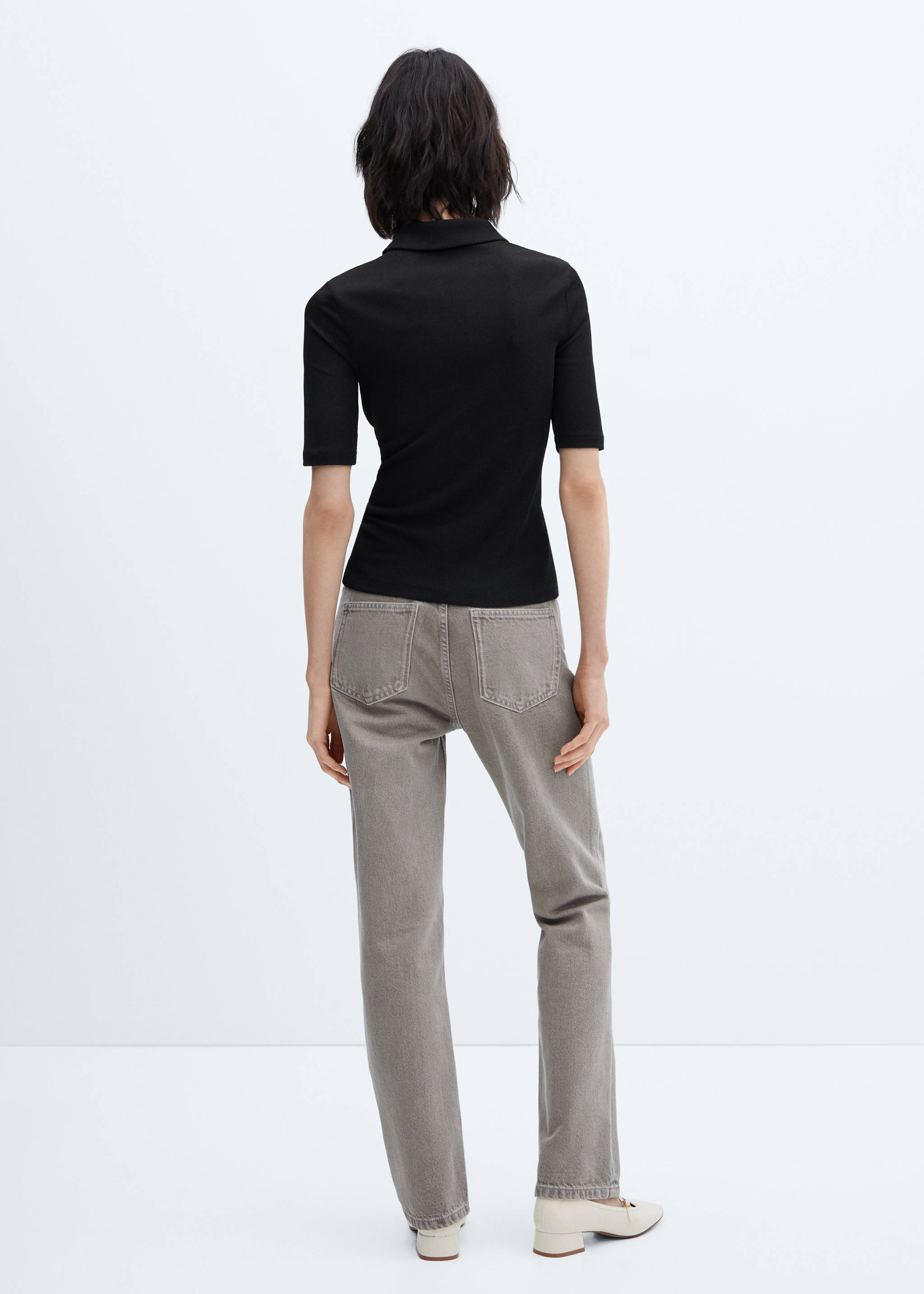 Поло с короткими рукавами и пуговицами - Обратная сторона изделия