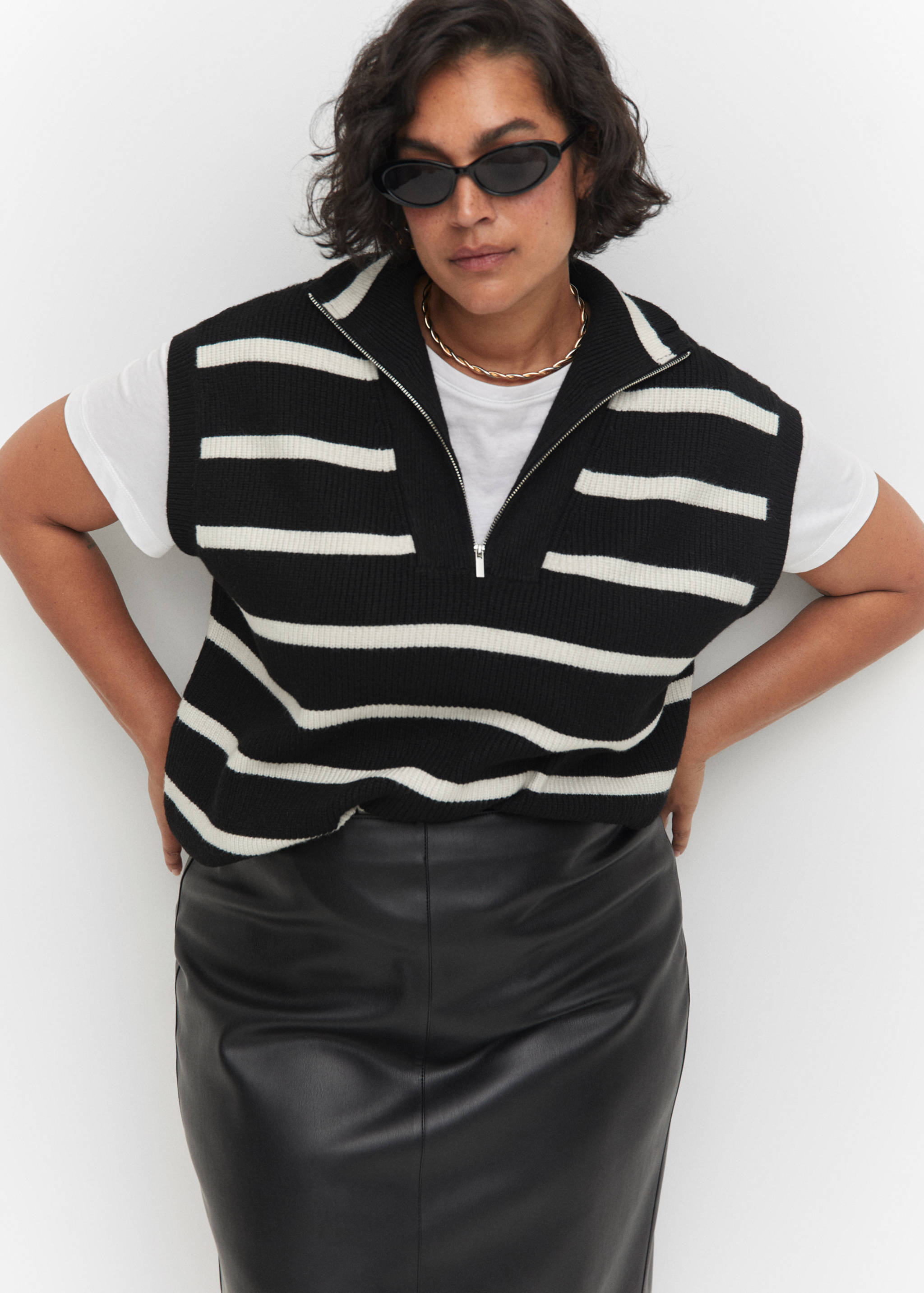 Leather-effect pencil skirt - Details of the article 4