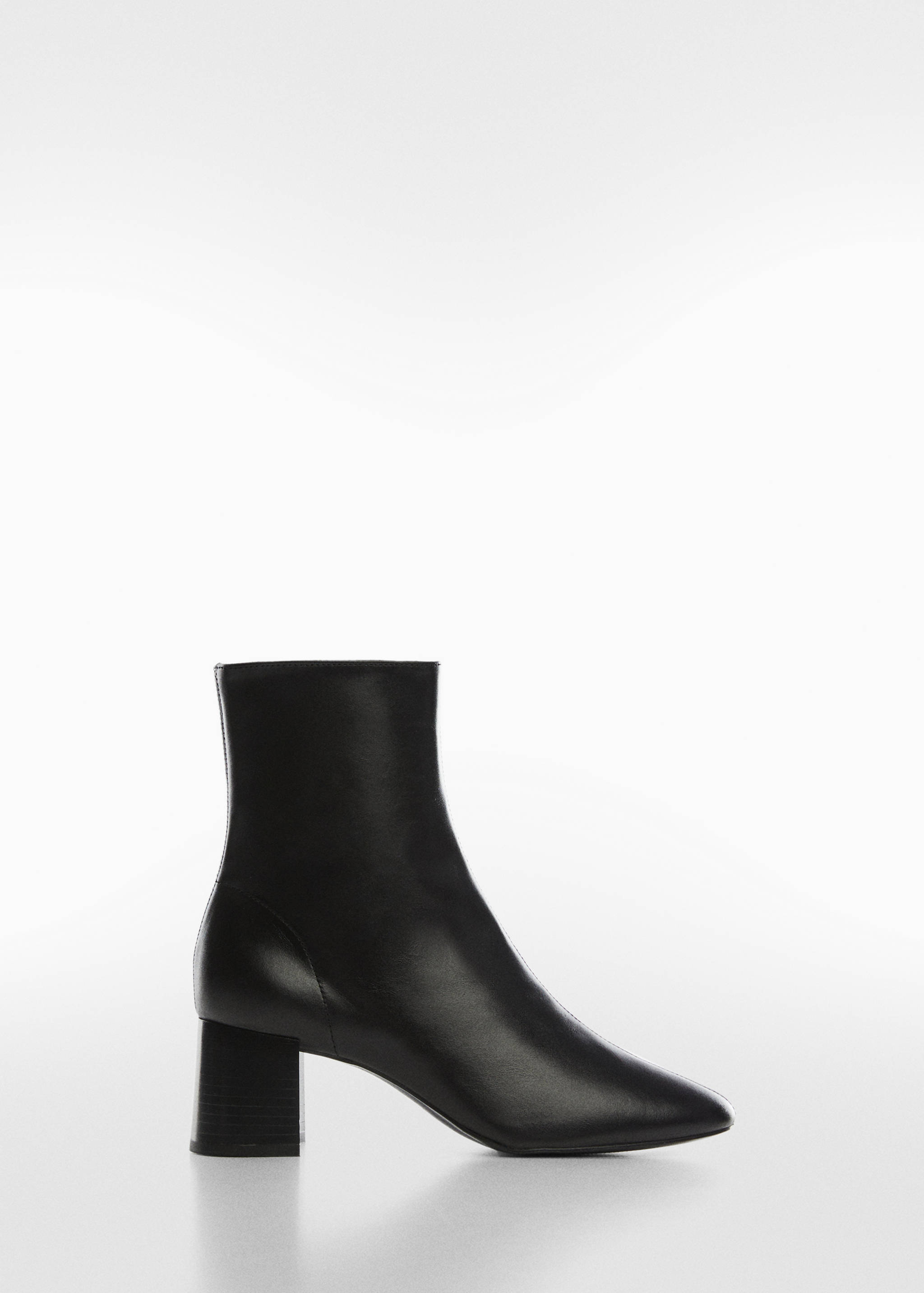 Leather heeled boots - Article without model