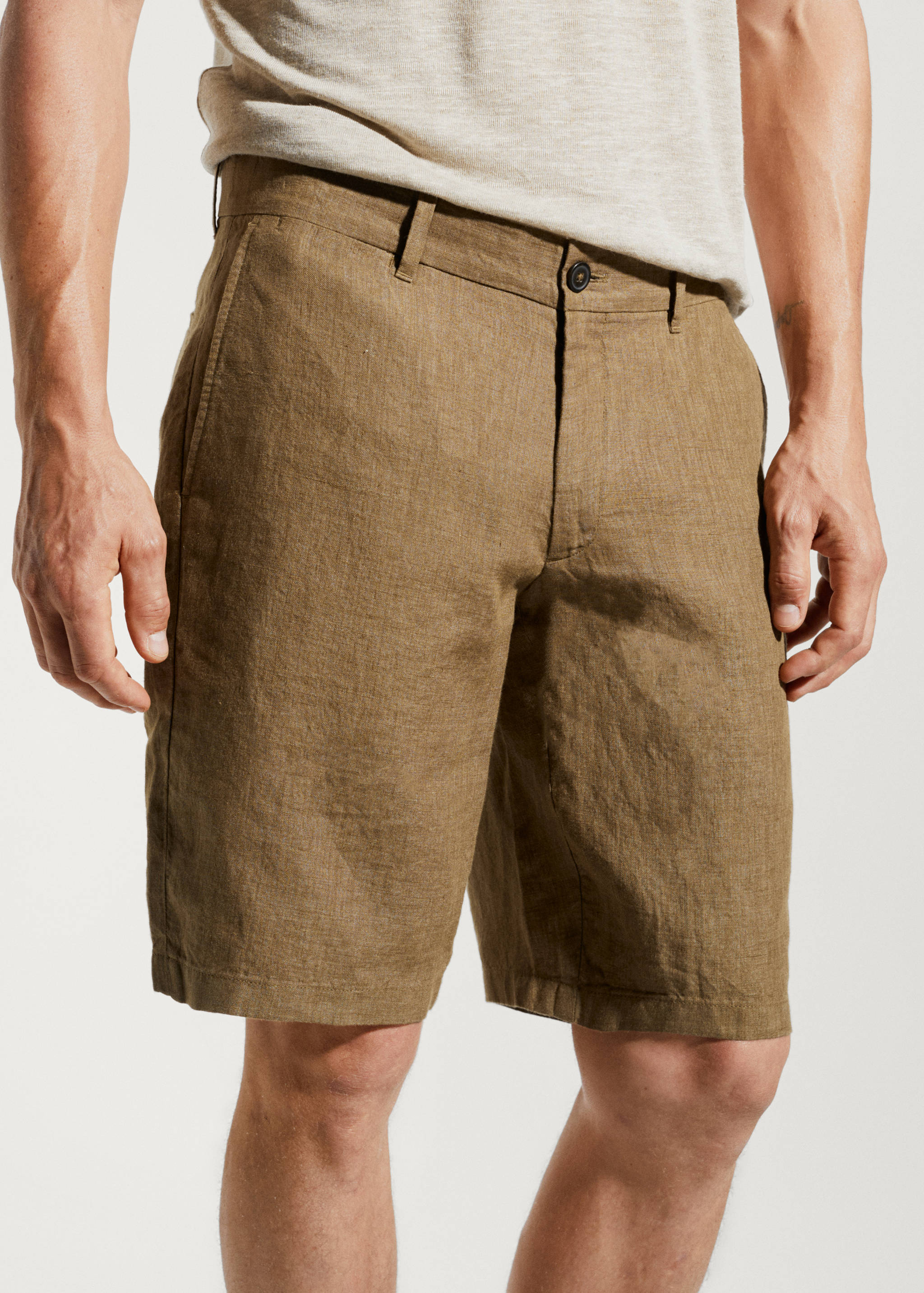 Slim-fit linen bermuda shorts - Details of the article 1