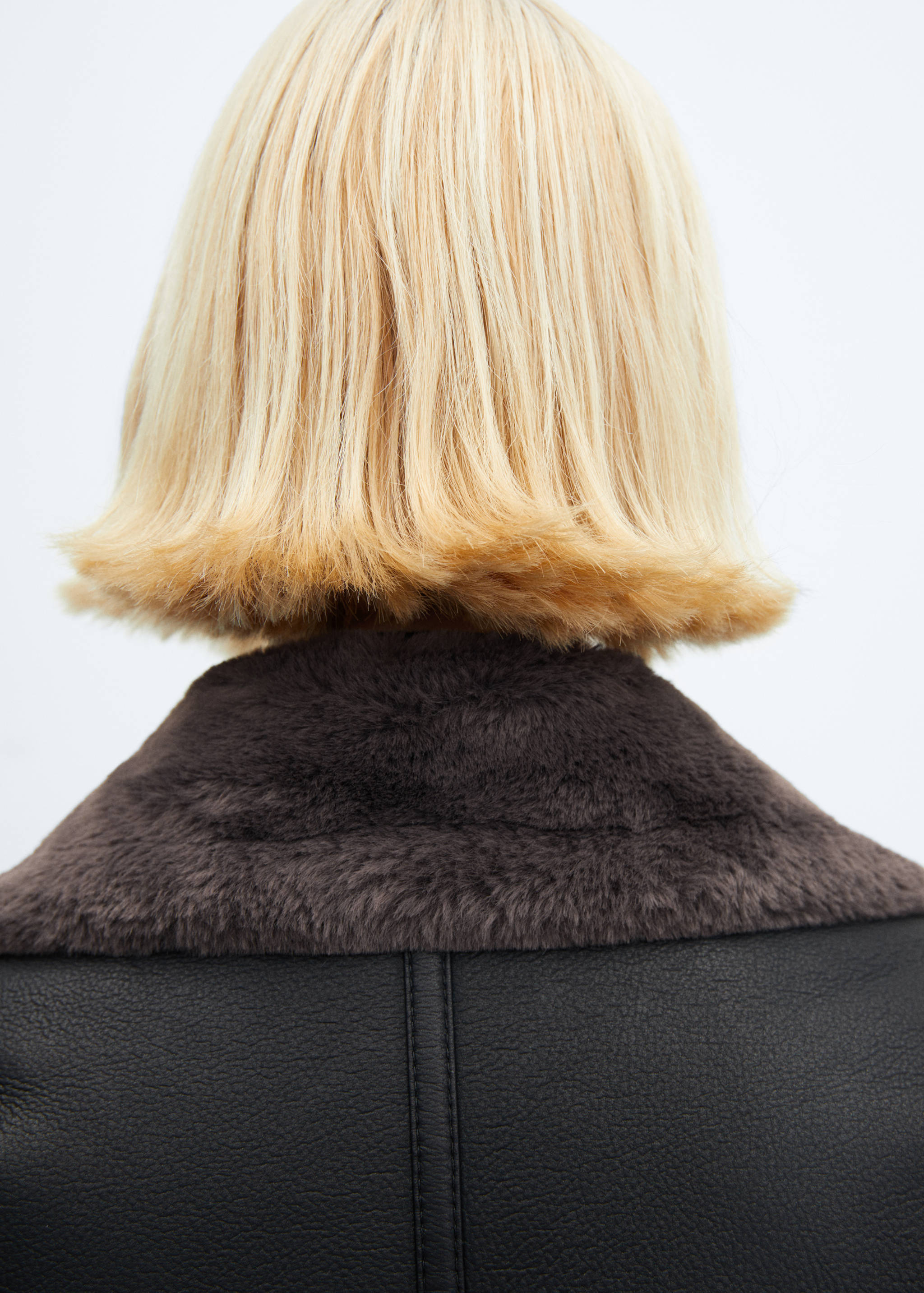 Двусторонняя куртка из искусственной кожи - Деталь изделия 2