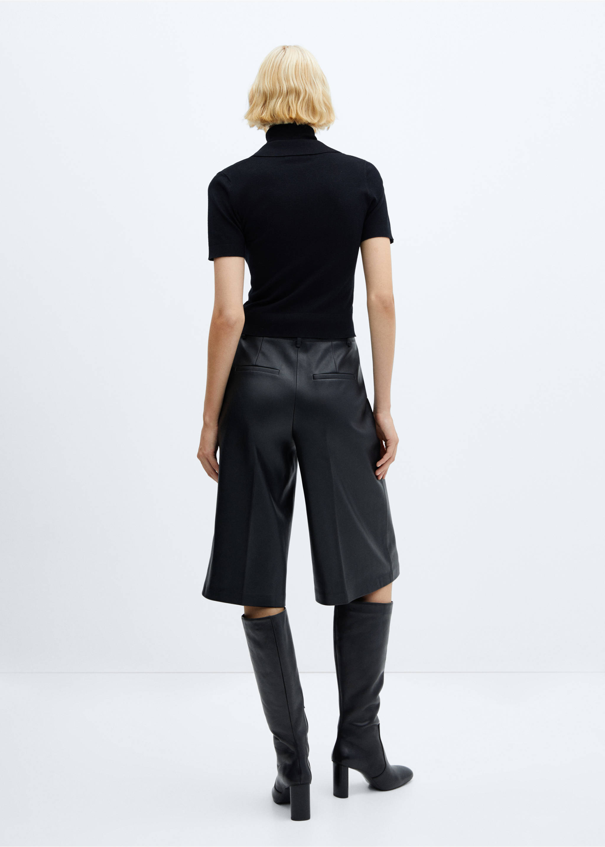 Faux-leather Bermuda shorts - Reverse of the article, Black. Ref: 57075967-00.