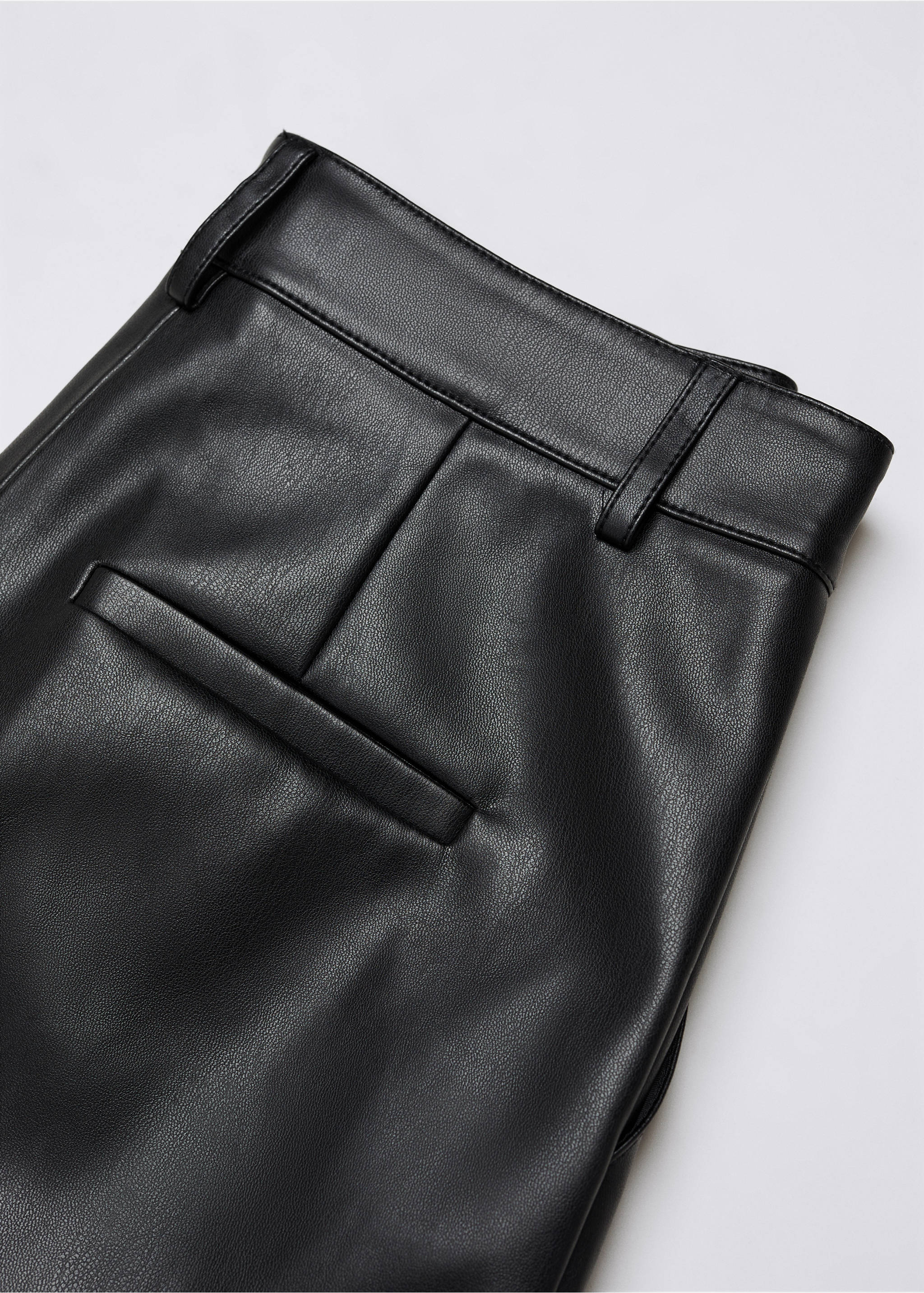 Faux-leather Bermuda shorts - Details of the article 8, Black. Ref: 57075967-00.