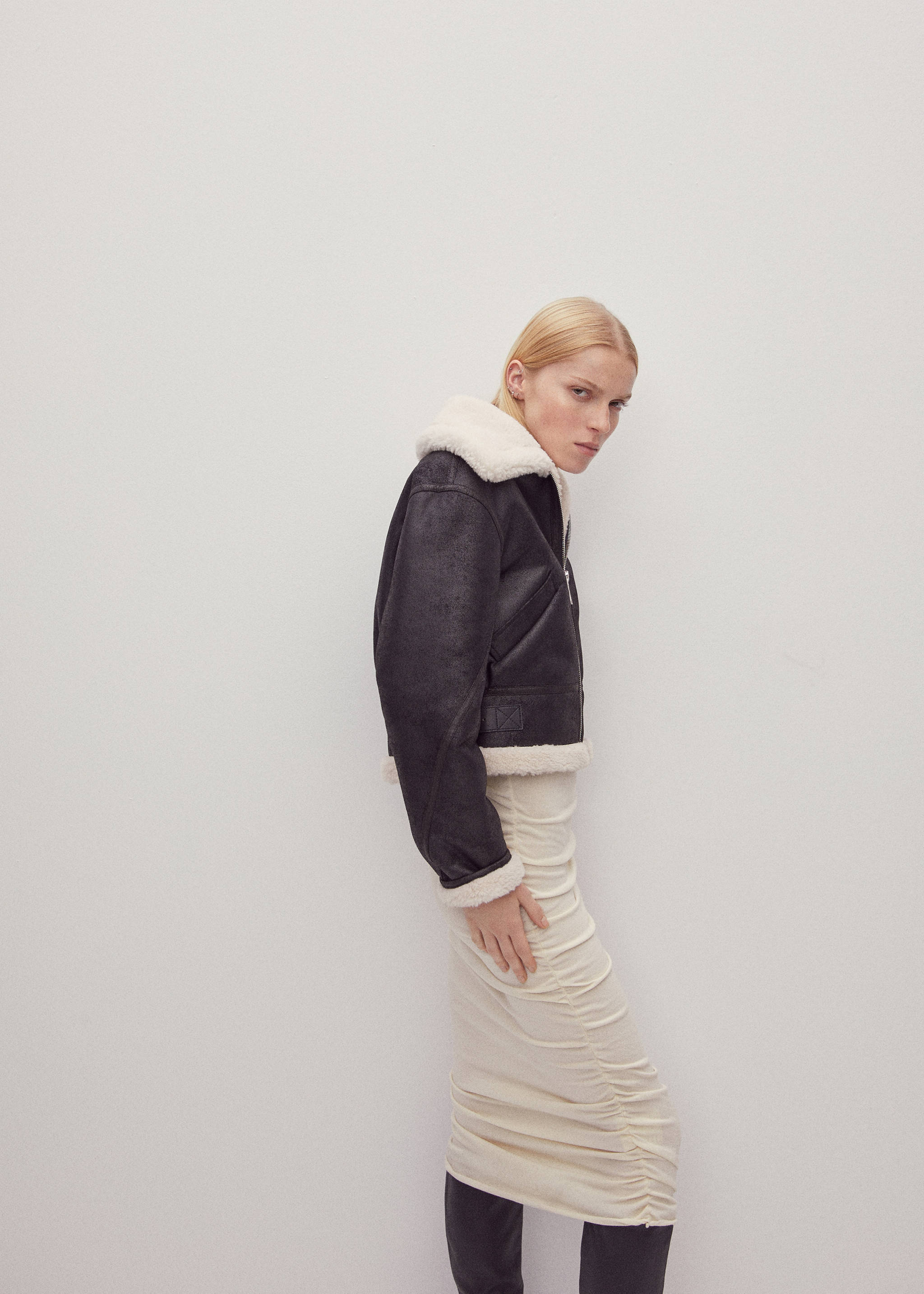 Shearling-effect lined short jacket - Details of the article 3