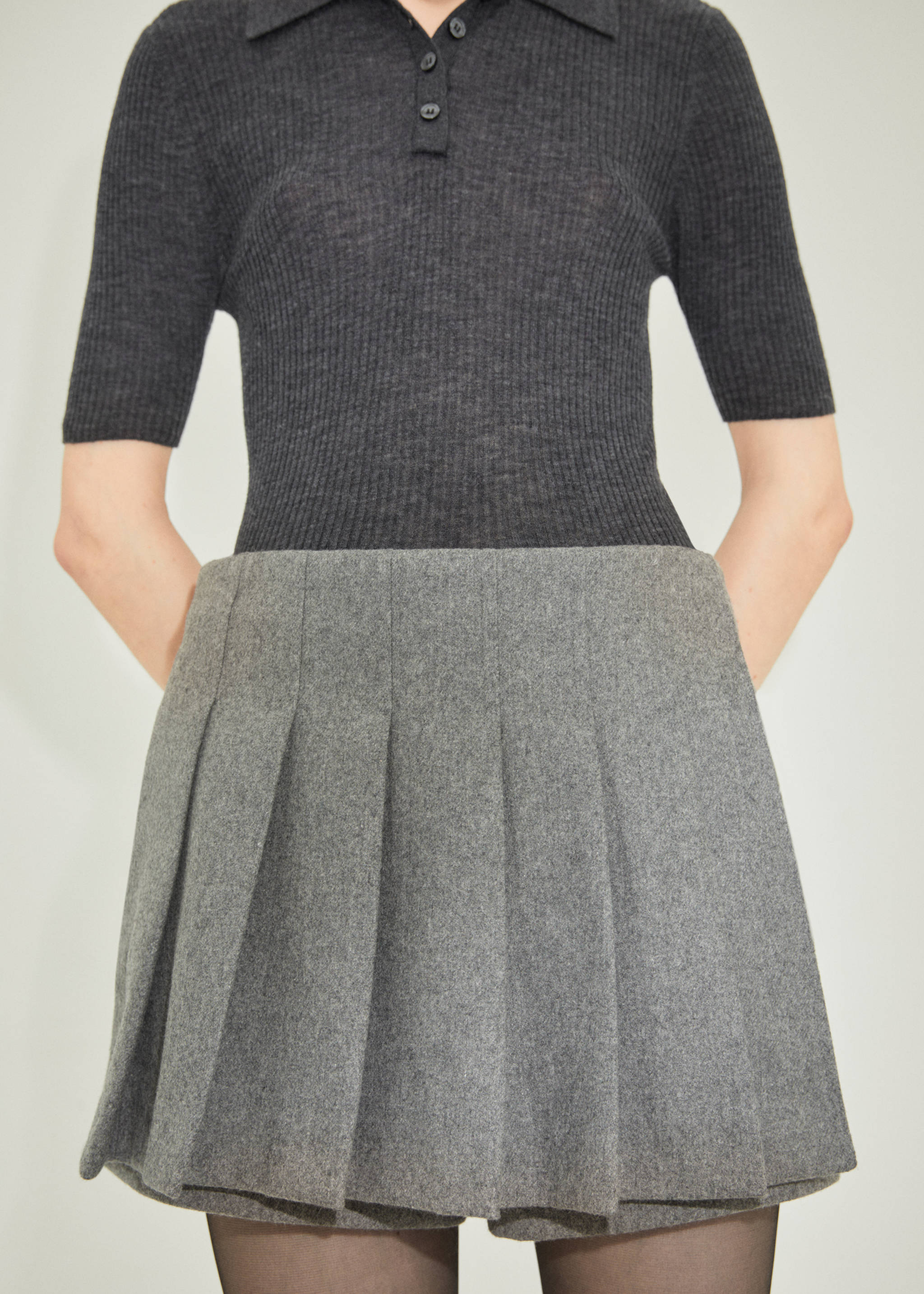 Jupe short plissée - Plan moyen