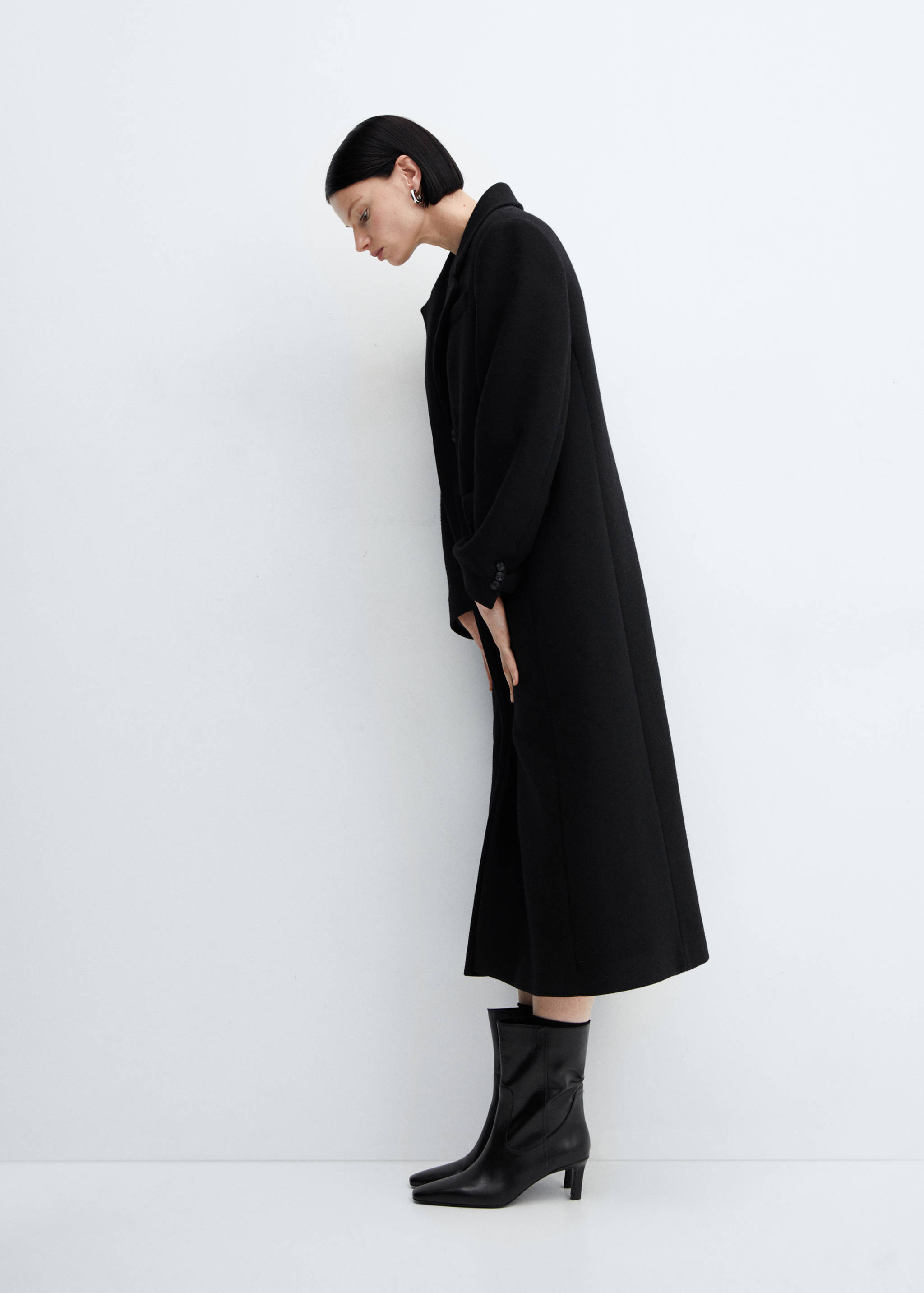 Leather boots with kitten heels - General plane