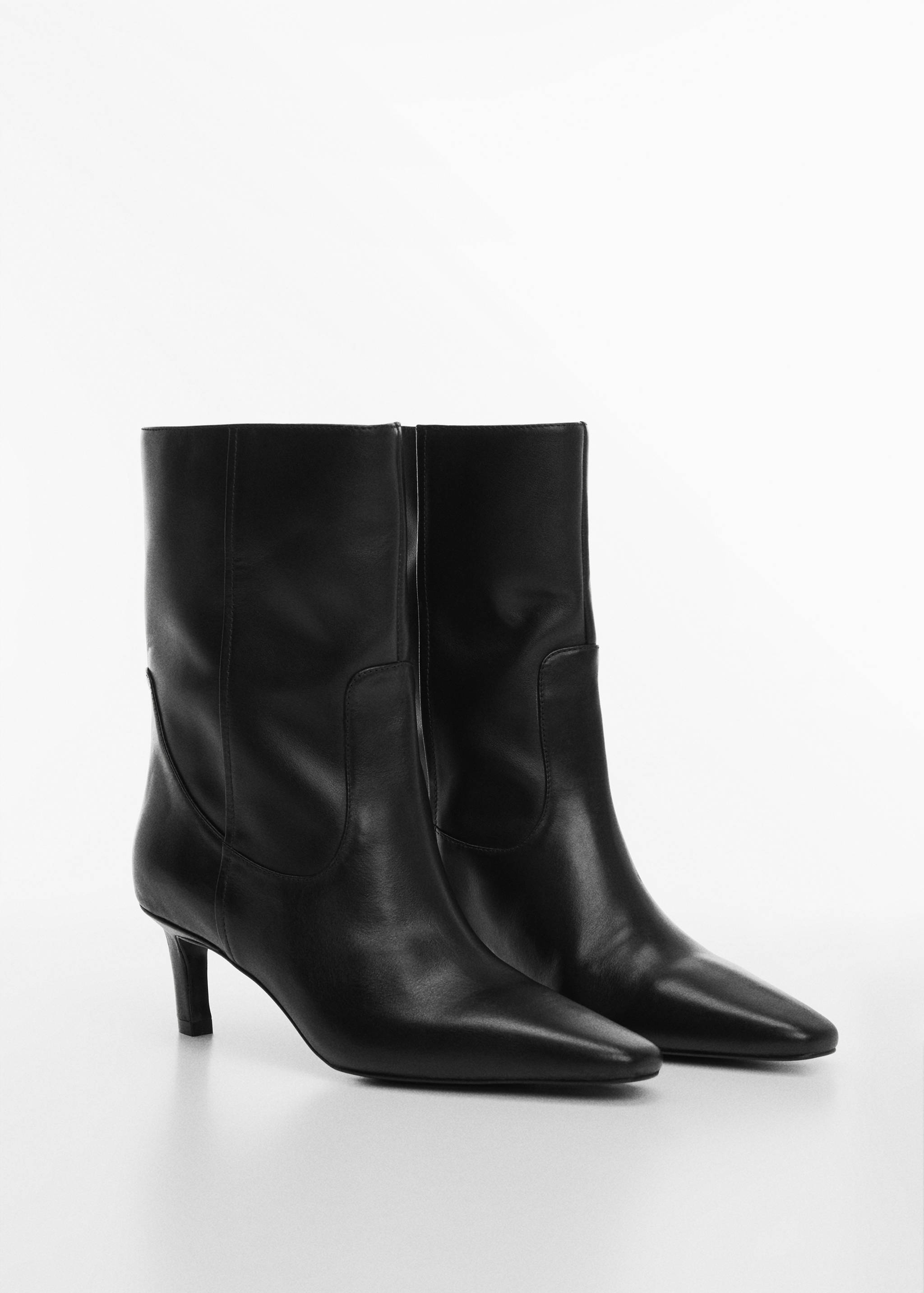 Leather boots with kitten heels - Medium plane