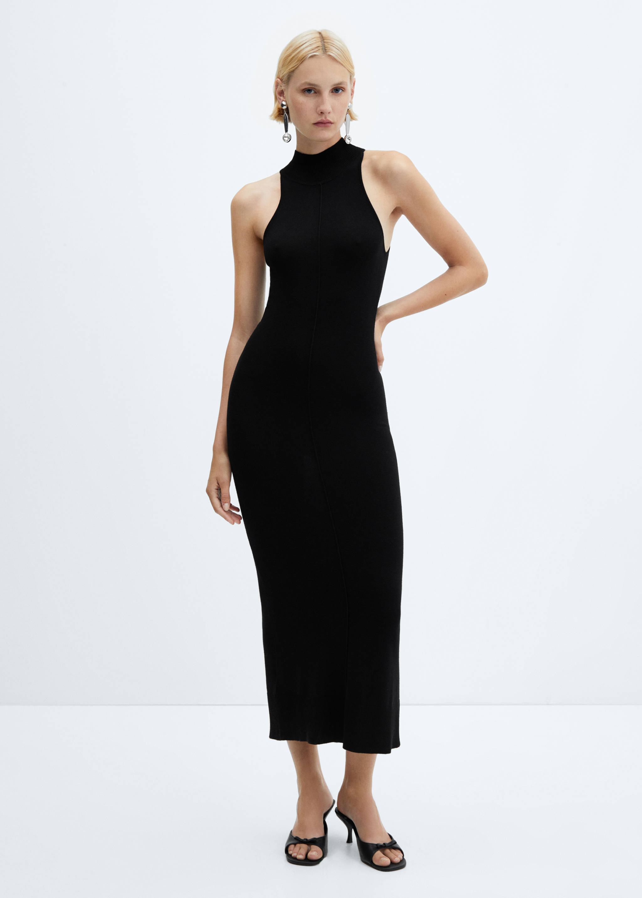 Fitted dress with back slit - General plane