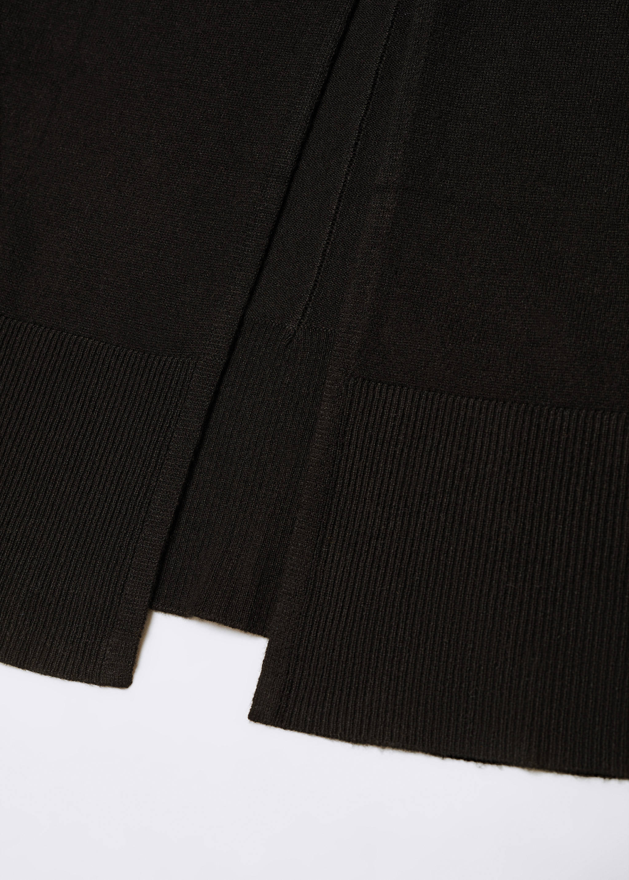 Fitted dress with back slit - Details of the article 8