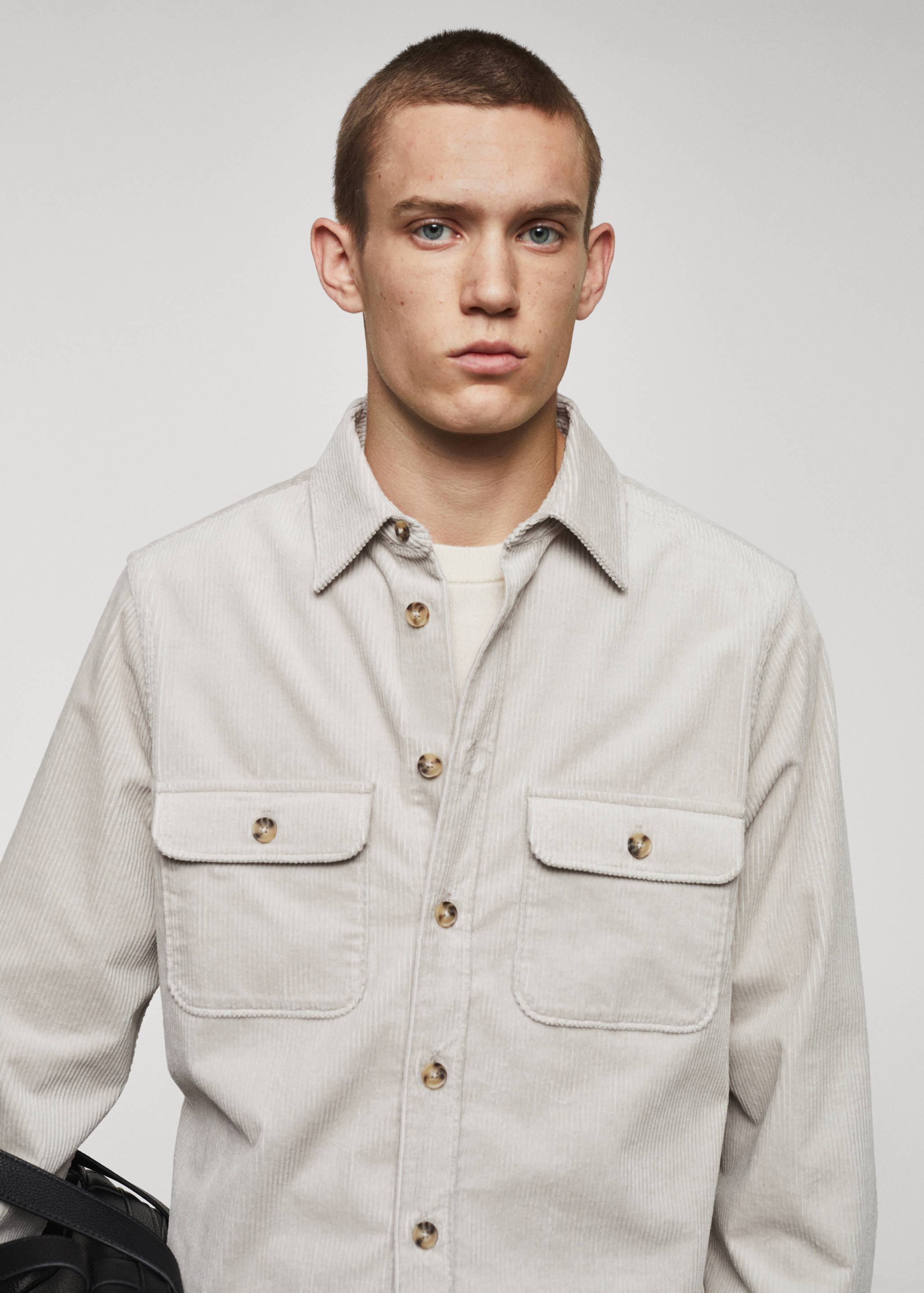 Corduroy pockets overshirt - Details of the article 1