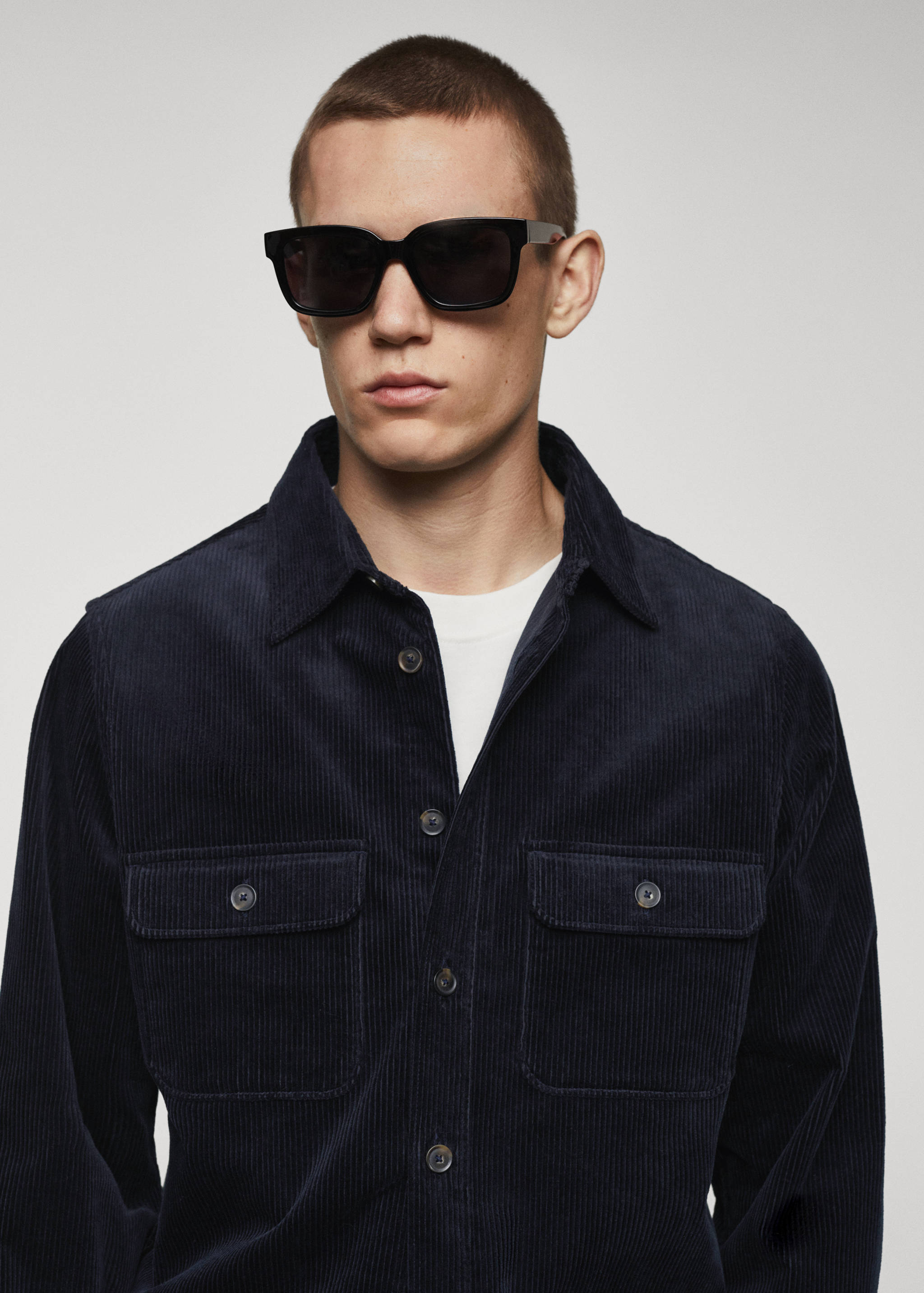 Corduroy pockets overshirt - Details of the article 1