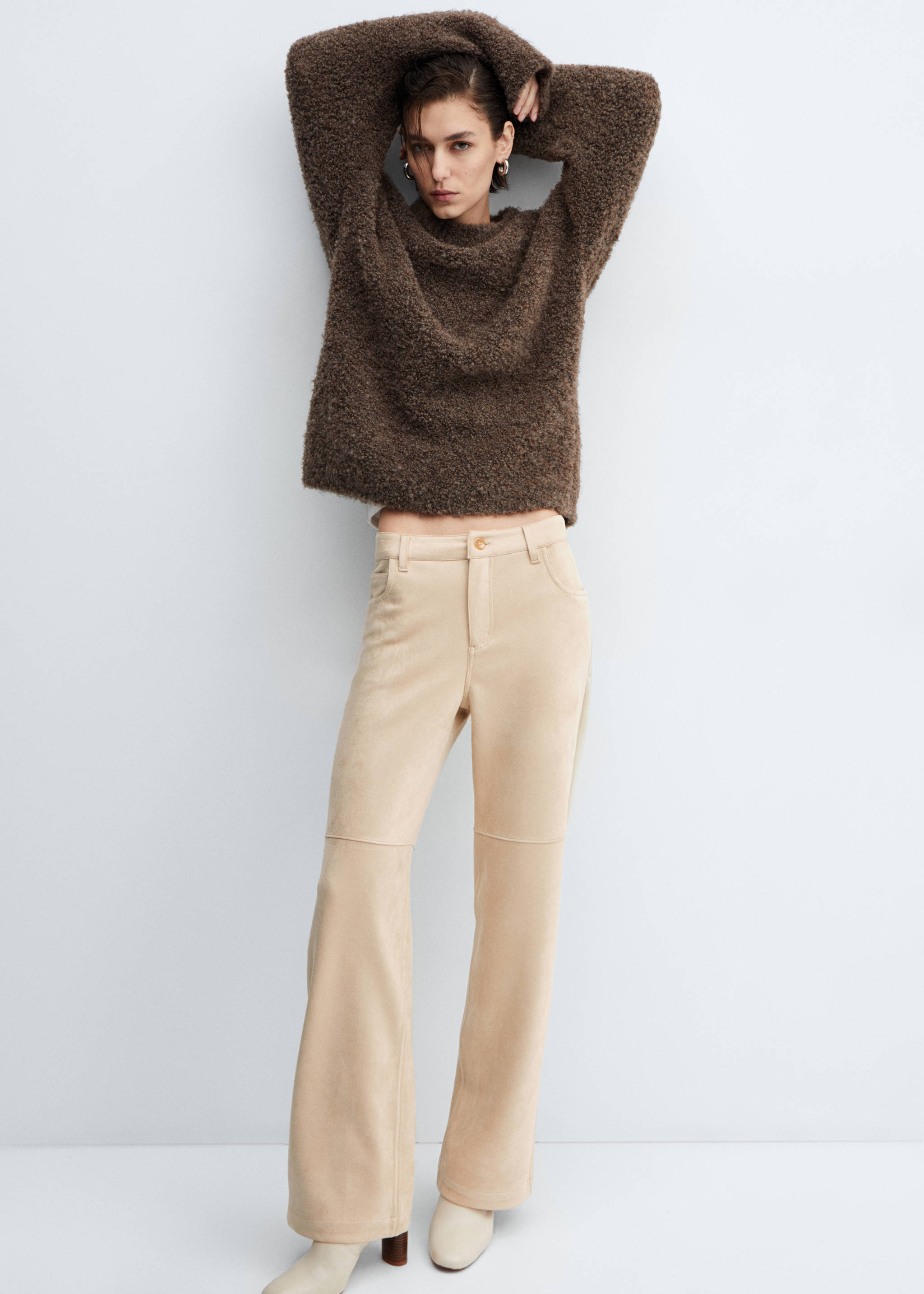 Suede trousers with seam detail - Details of the article 2