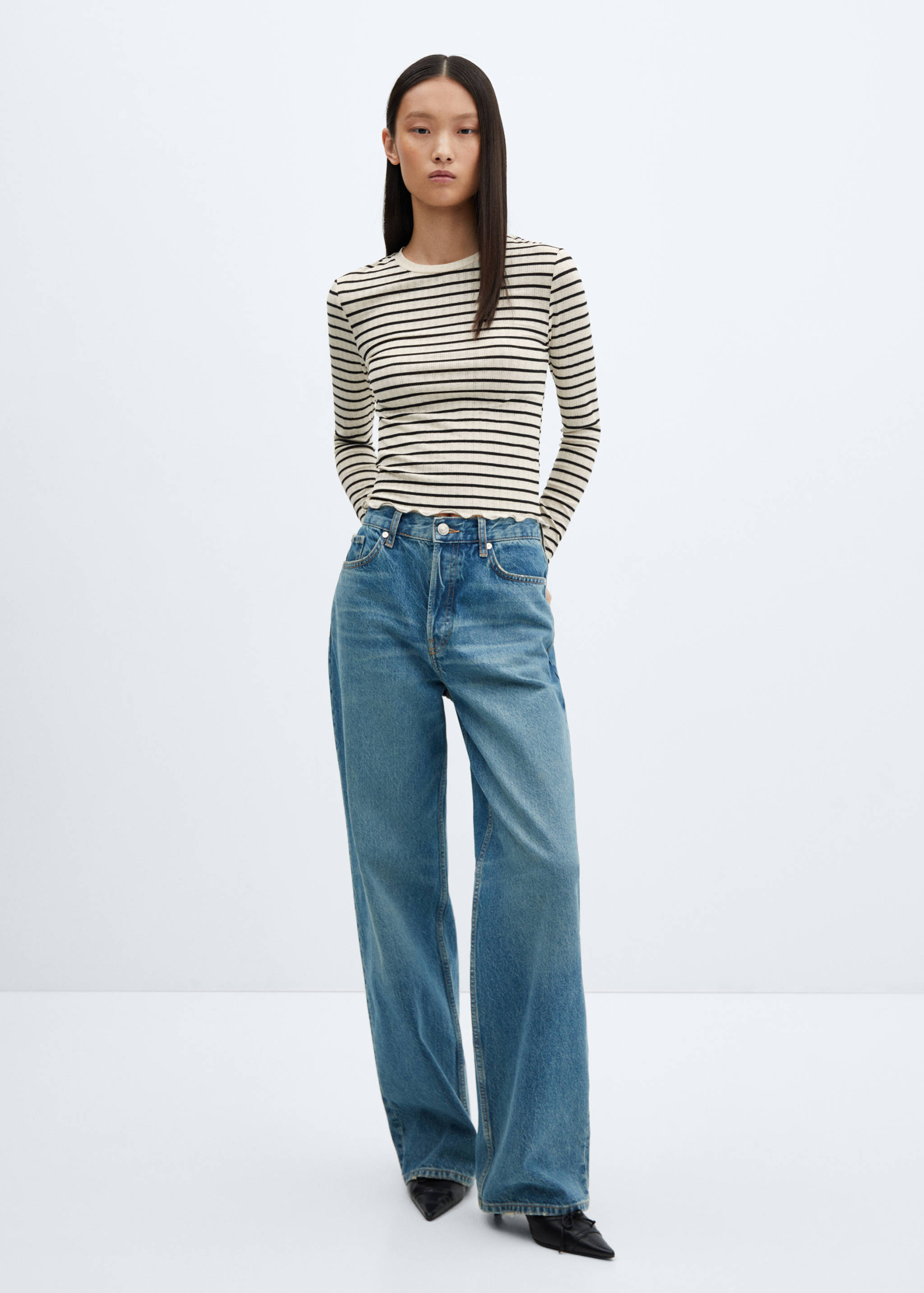 T-Shirt mit strukturierten Streifen - Allgemeine Ansicht