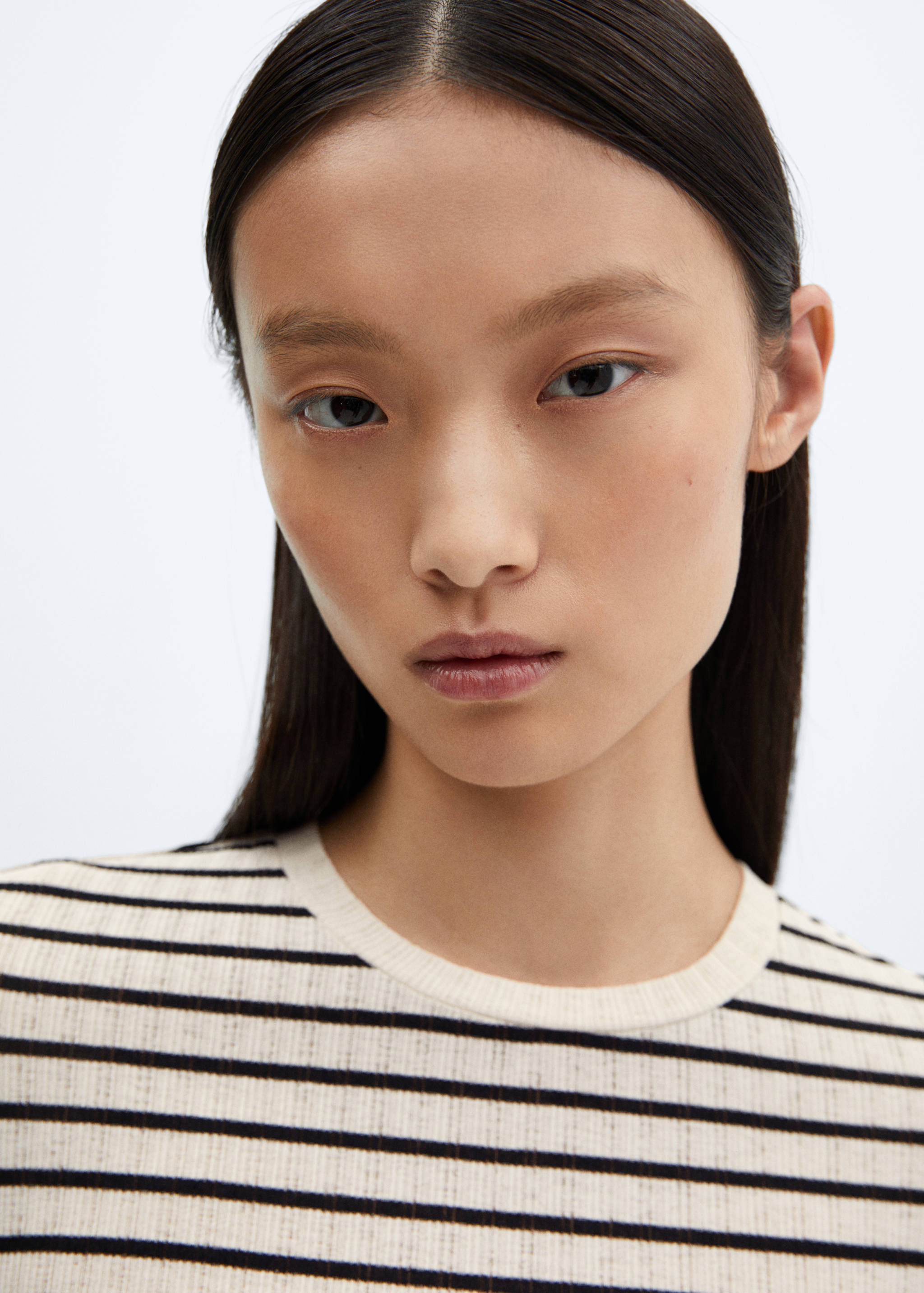 T-Shirt mit strukturierten Streifen - Detail des Artikels 1