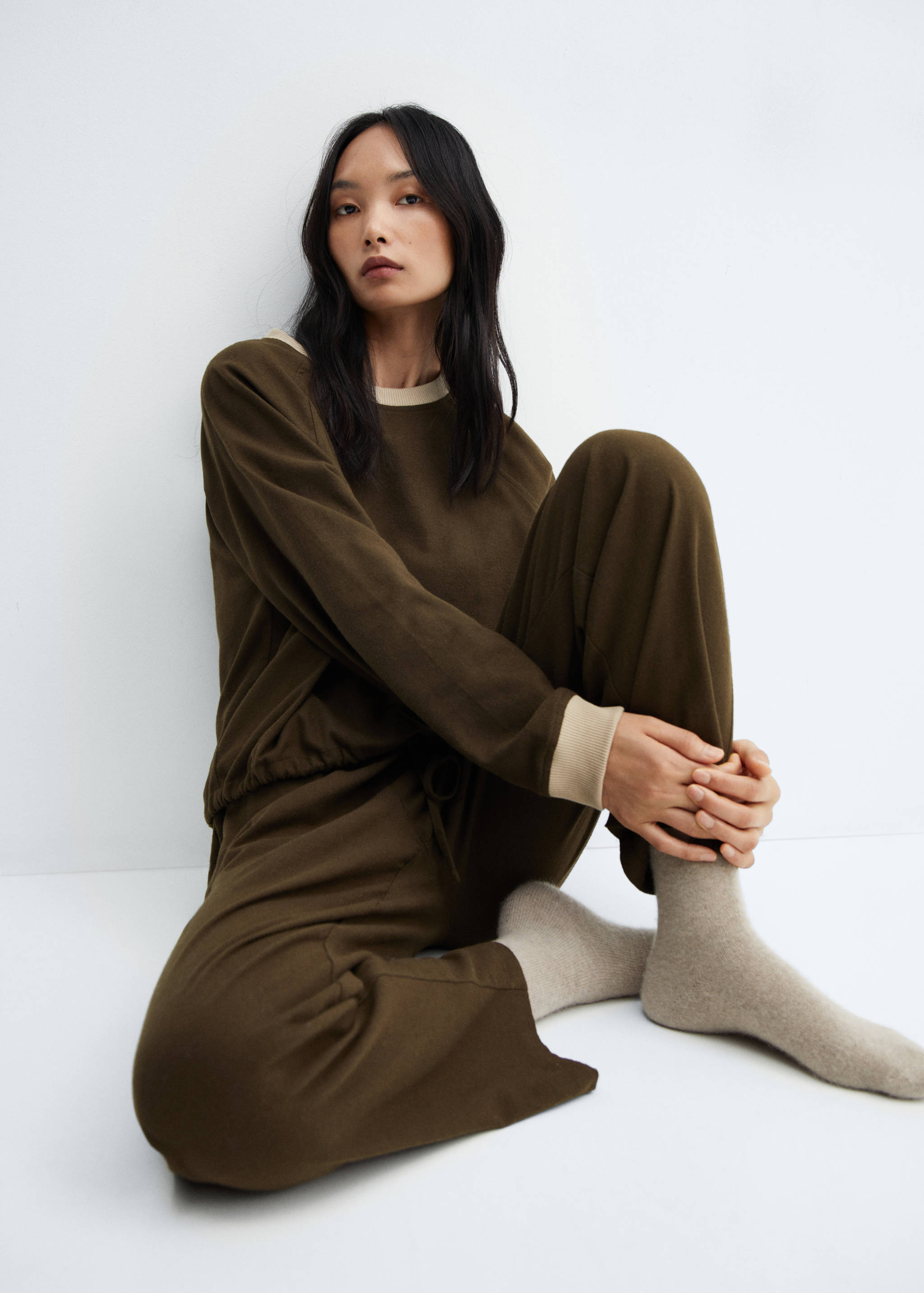 سويت شيرت من الفانيلا بحاشية قابلة للتعديل - تفاصيل المنتج 2