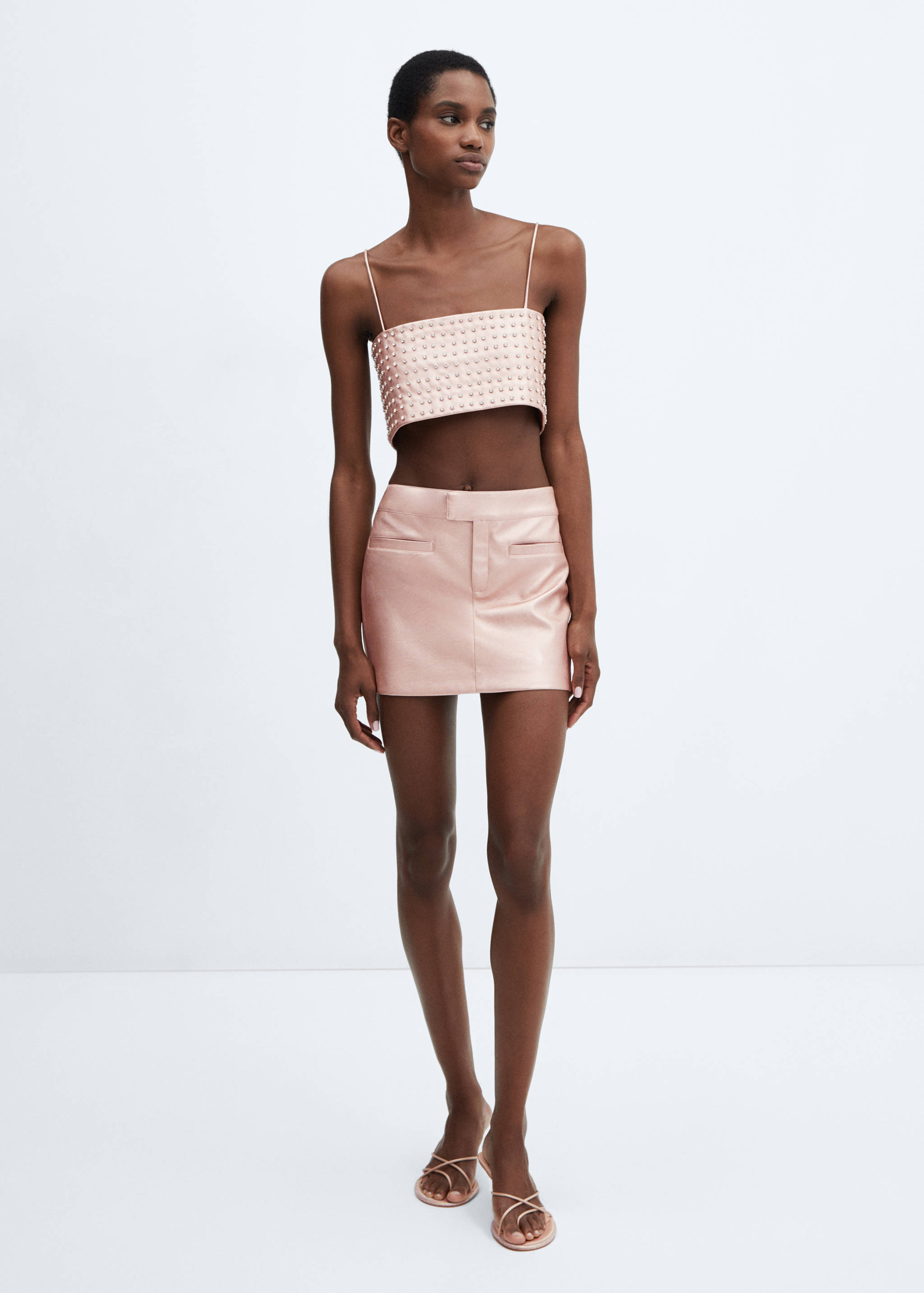 Minifalda metalizada efecto piel - Plano general